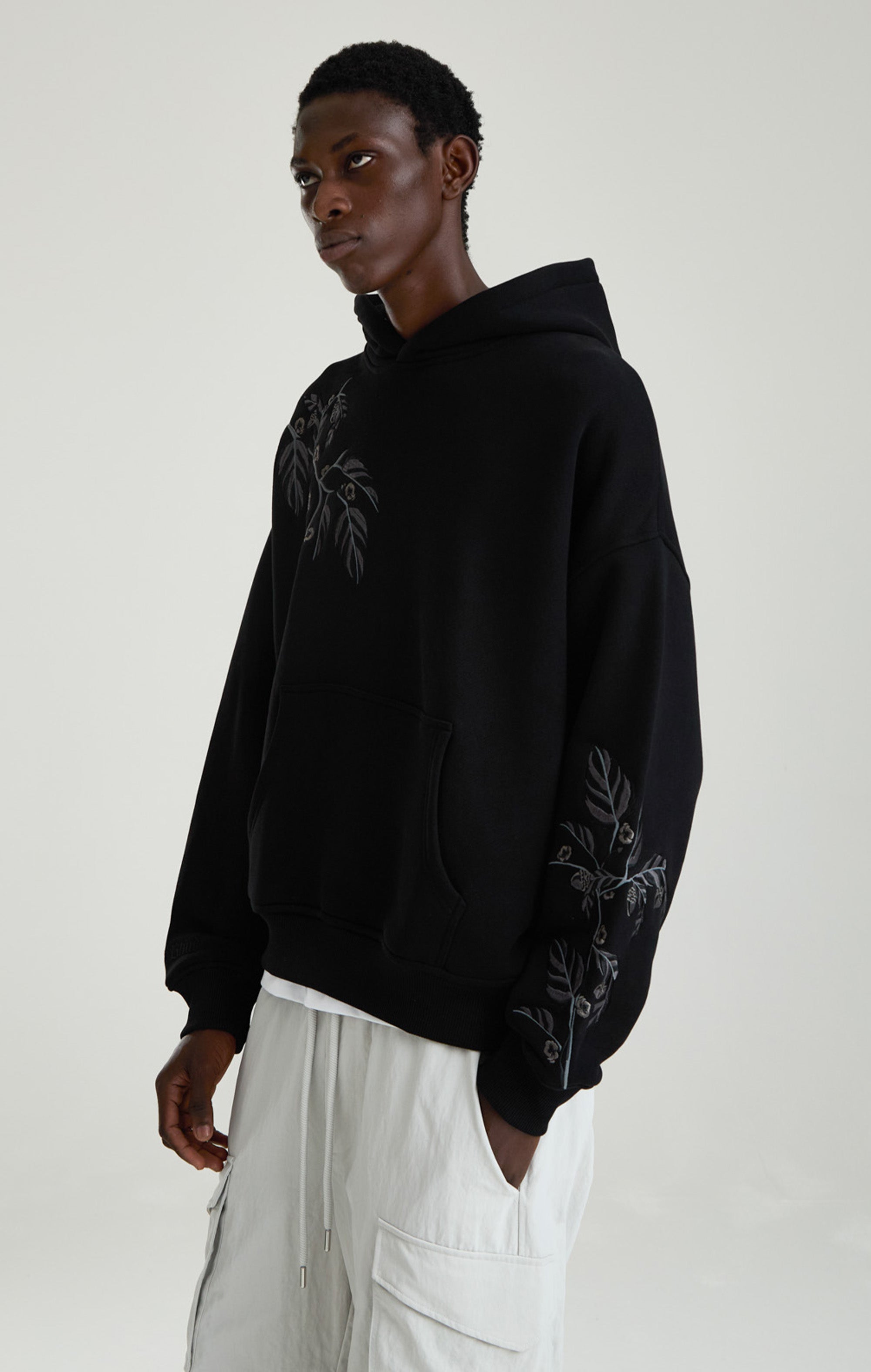 BLACK ACORN HOODIE BLACK ACORN HOODIE