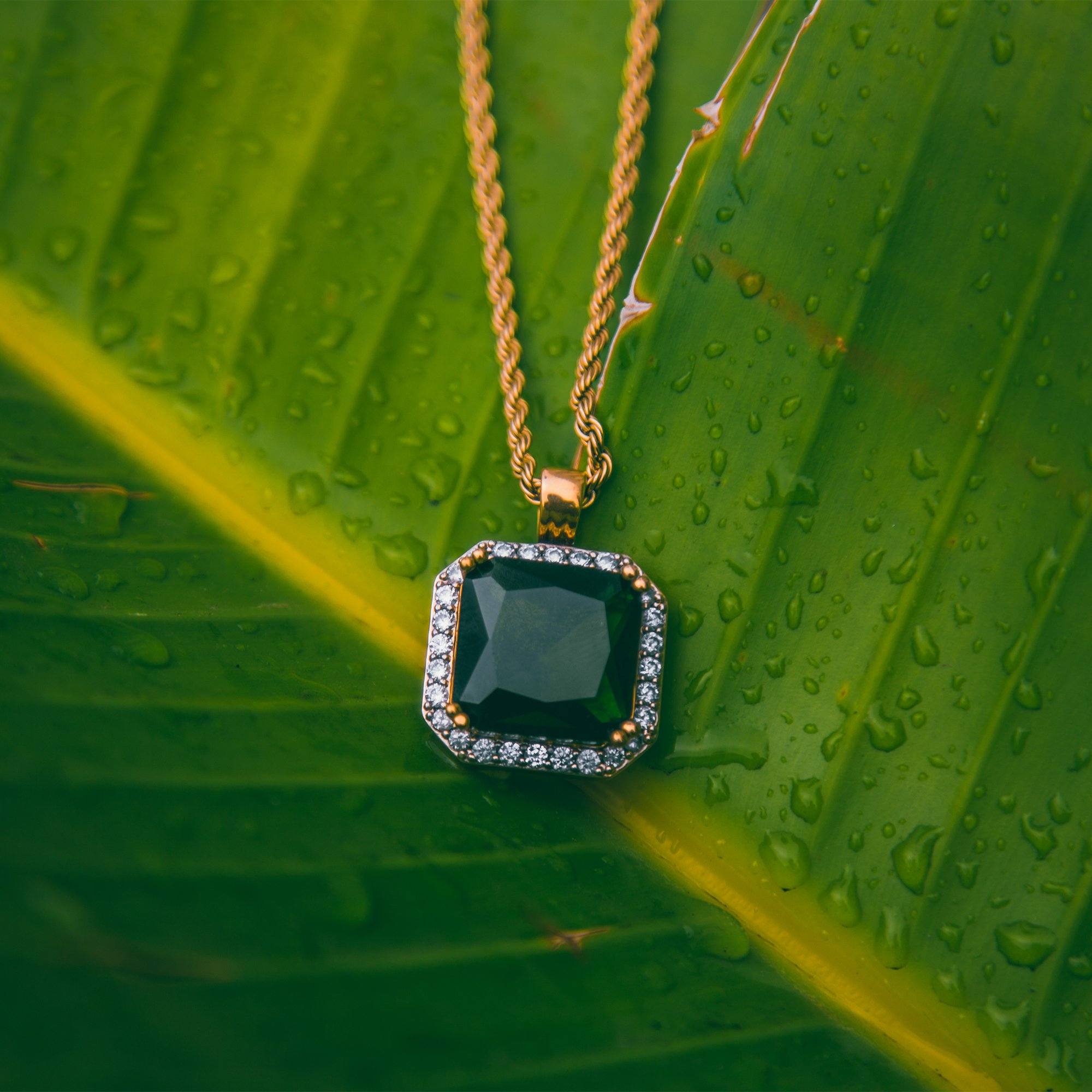 Emerald Pendant Necklace & Rope Chain Emerald Pendant Necklace & Rope Chain