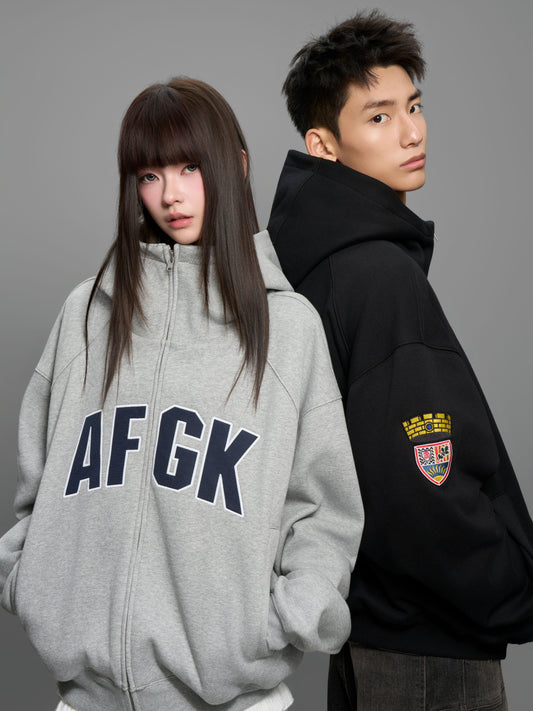 DOCARE(AFGK) "High-neck badge zip hoodie"