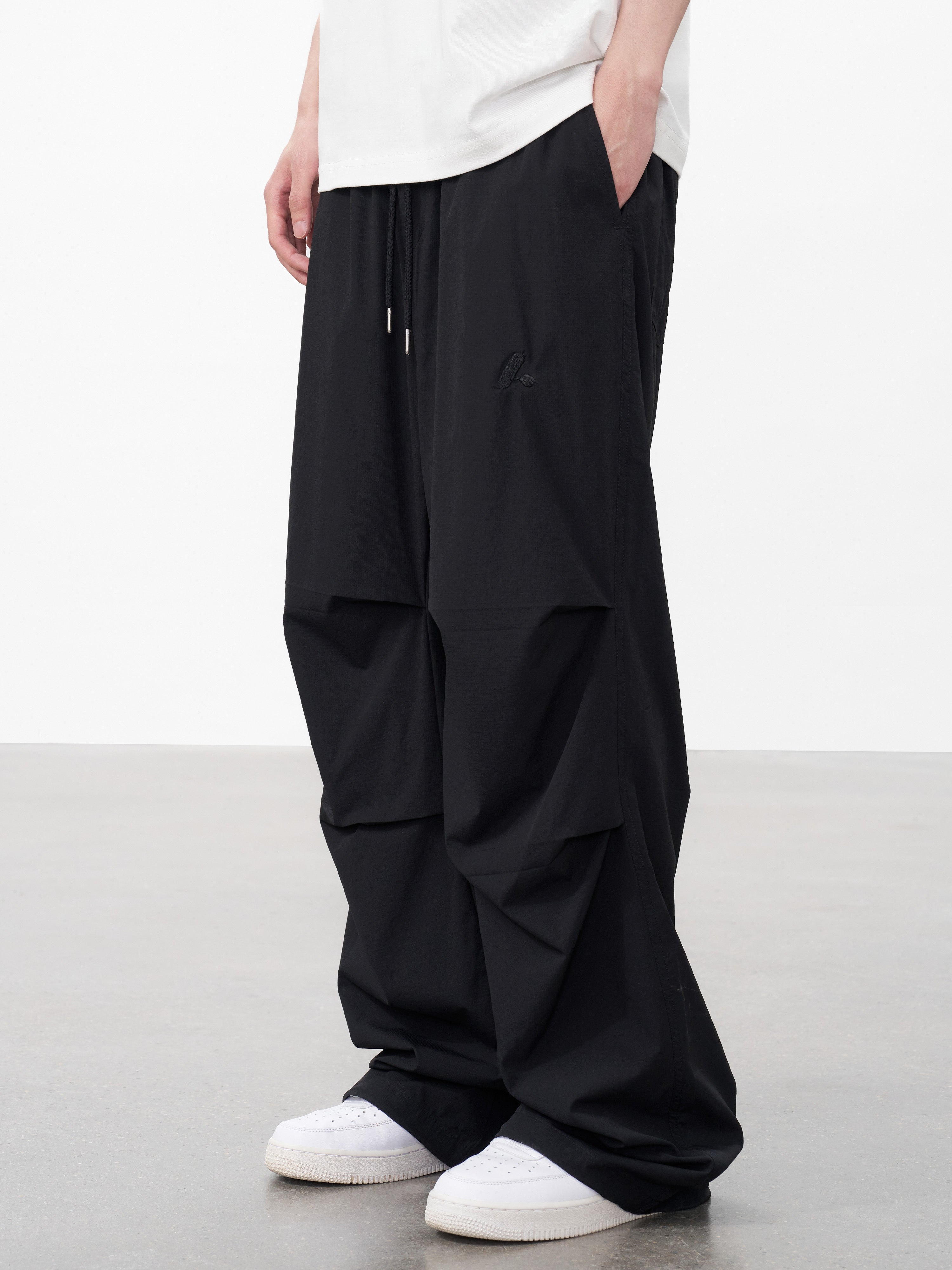 DONCARE(AFGK) "Nylon cargo trousers" DONCARE(AFGK) "Nylon cargo trousers"