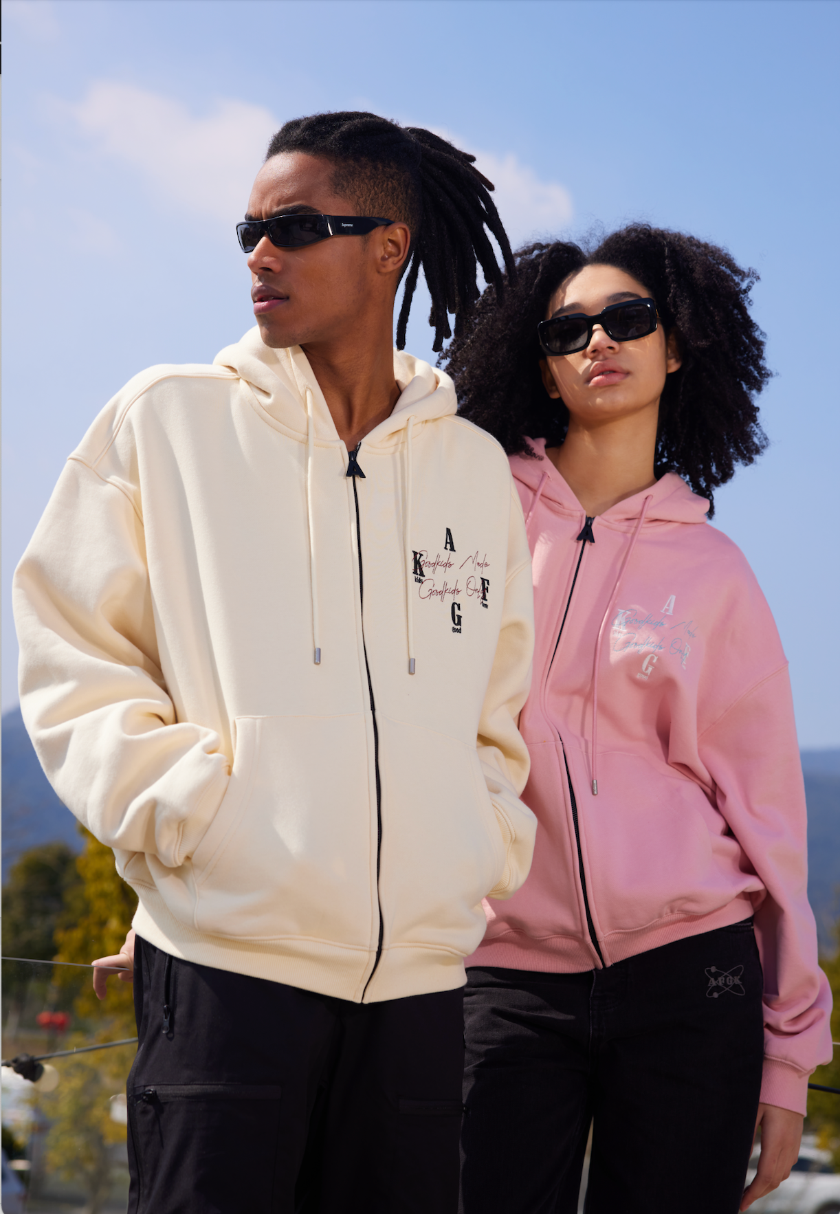 DONCARE(AFGK) "signature logo zip hoodie" DONCARE(AFGK) "signature logo zip hoodie"