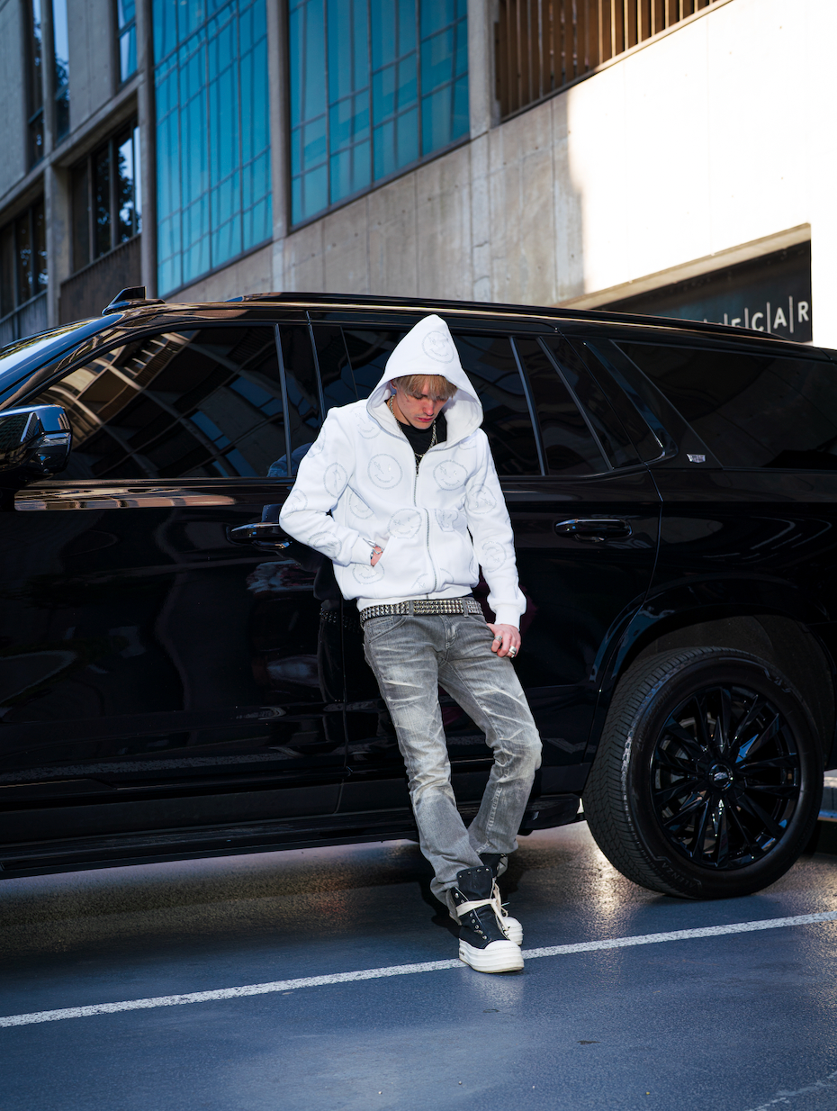 SMILEY HOODIE WHITE SMILEY HOODIE WHITE