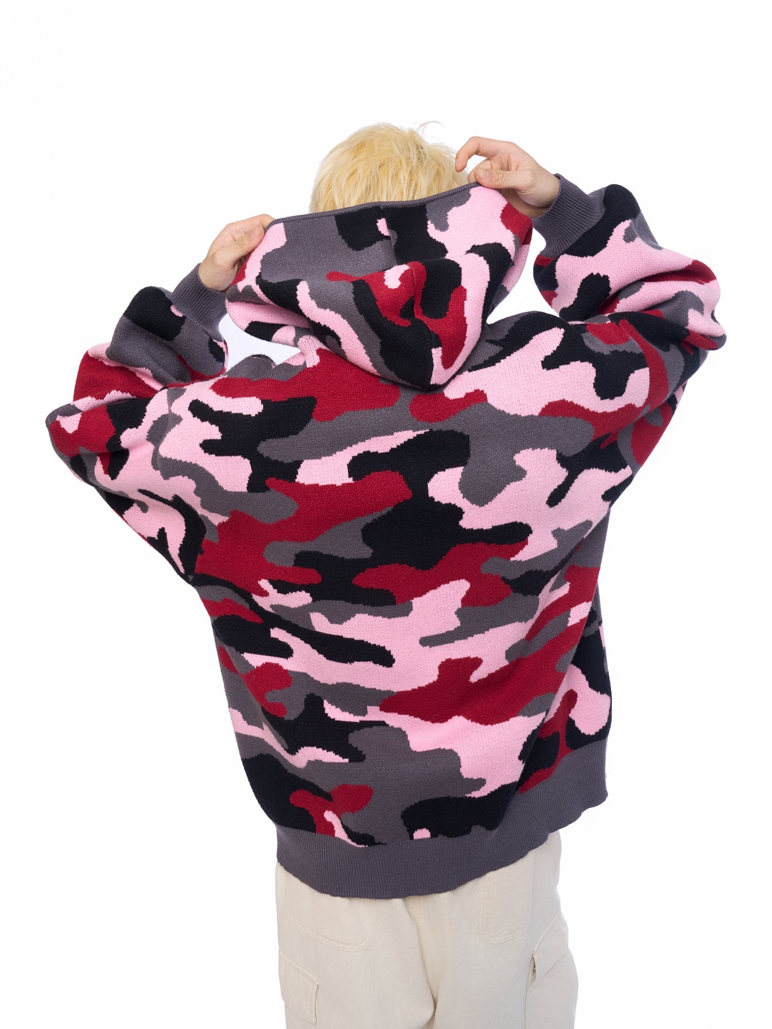 DONCARE(AFGK) "Camo zipped sweatshirts" DONCARE(AFGK) "Camo zipped sweatshirts"