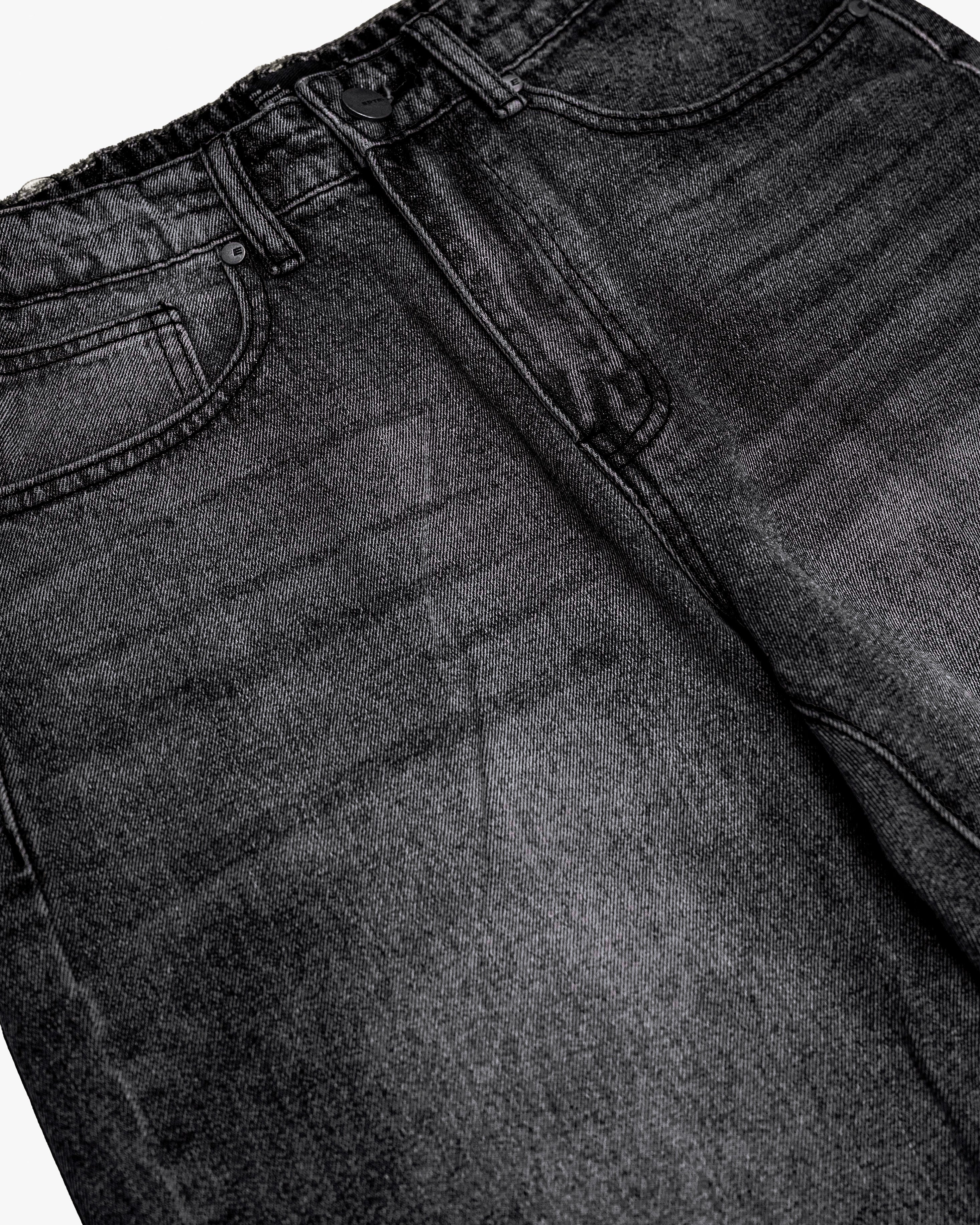 EPTM Distreesed Basic Jeans - Black EPTM Distreesed Basic Jeans - Black