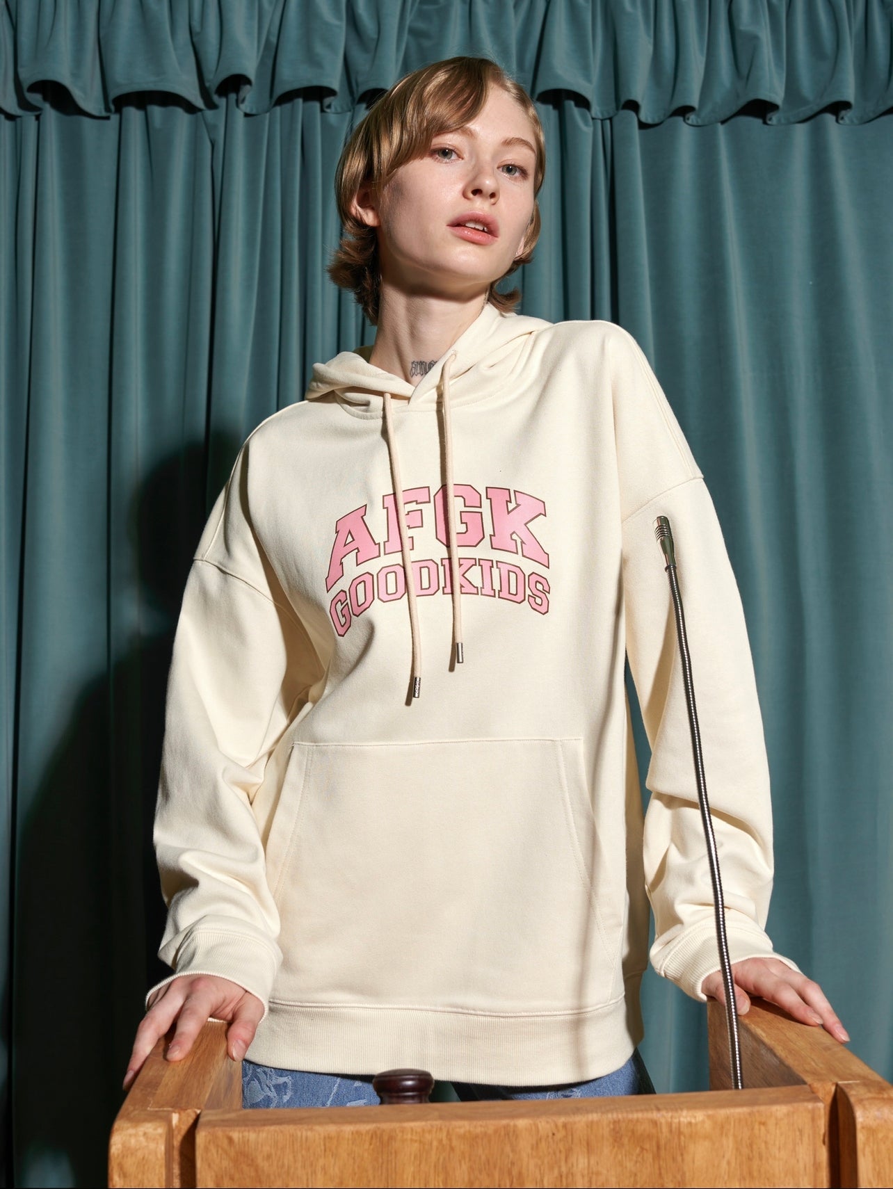 DONCARE(AFGK) "BASIC LOGO HOODIE" DONCARE(AFGK) "BASIC LOGO HOODIE"