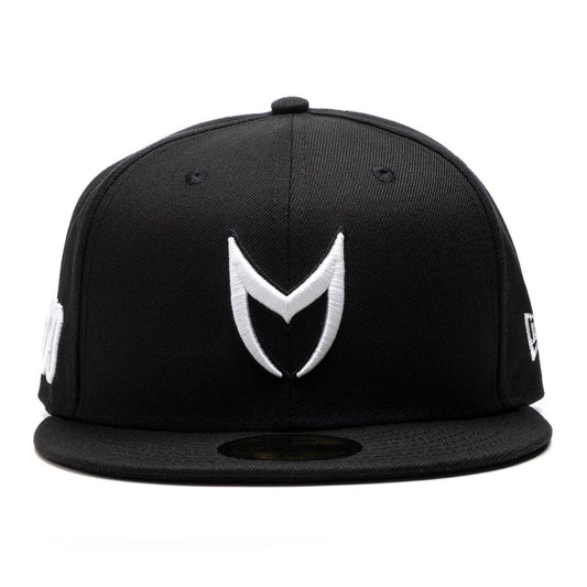 CAP106 - MSTR FITTED HAT / BLACK & WHITE