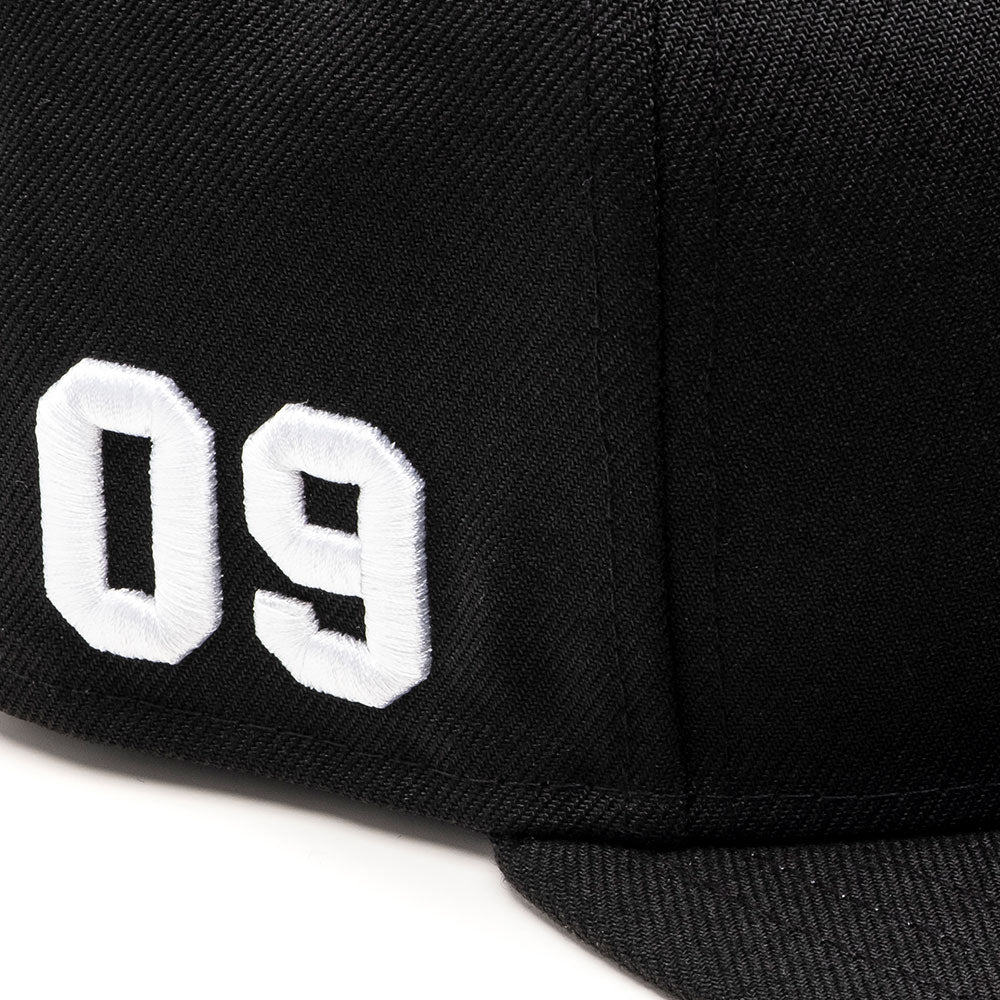 CAP106 - MSTR FITTED HAT / BLACK & WHITE CAP106 - MSTR FITTED HAT / BLACK & WHITE