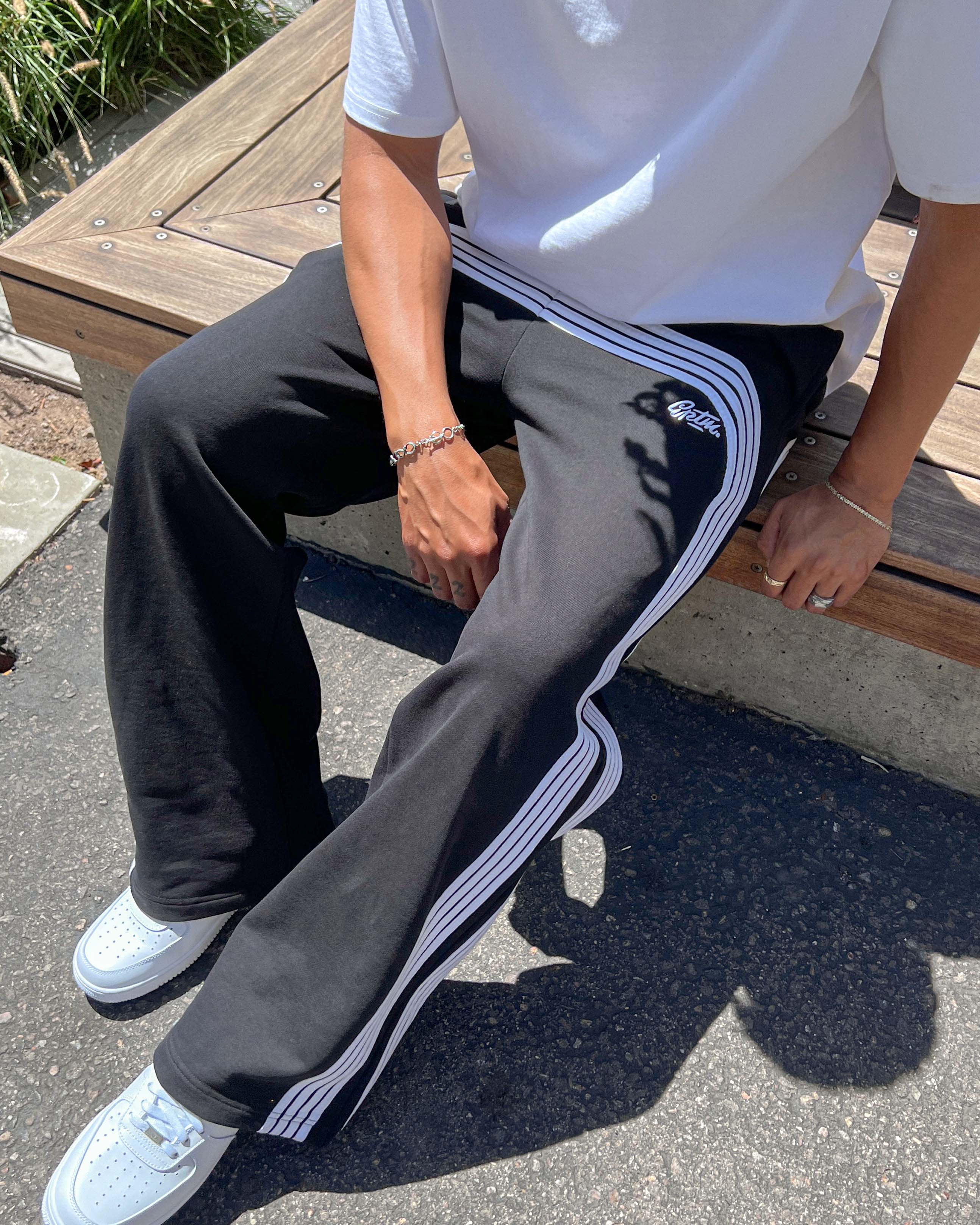 EPTM Curve Terry Pants - Black EPTM Curve Terry Pants - Black