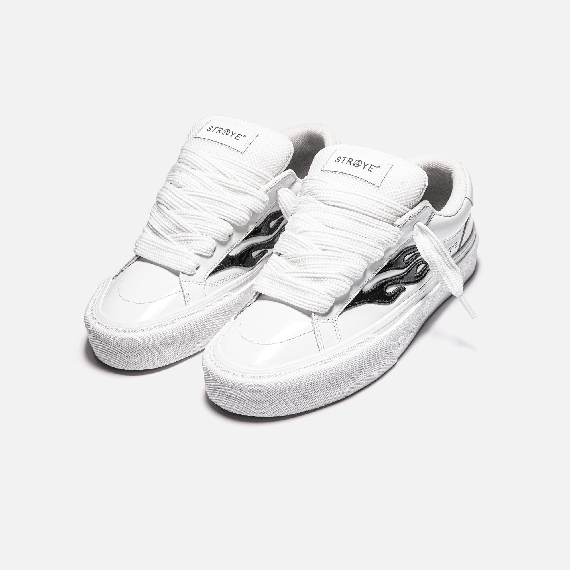 LOGAN PUFF - GLOSSY WHITE LOGAN PUFF - GLOSSY WHITE