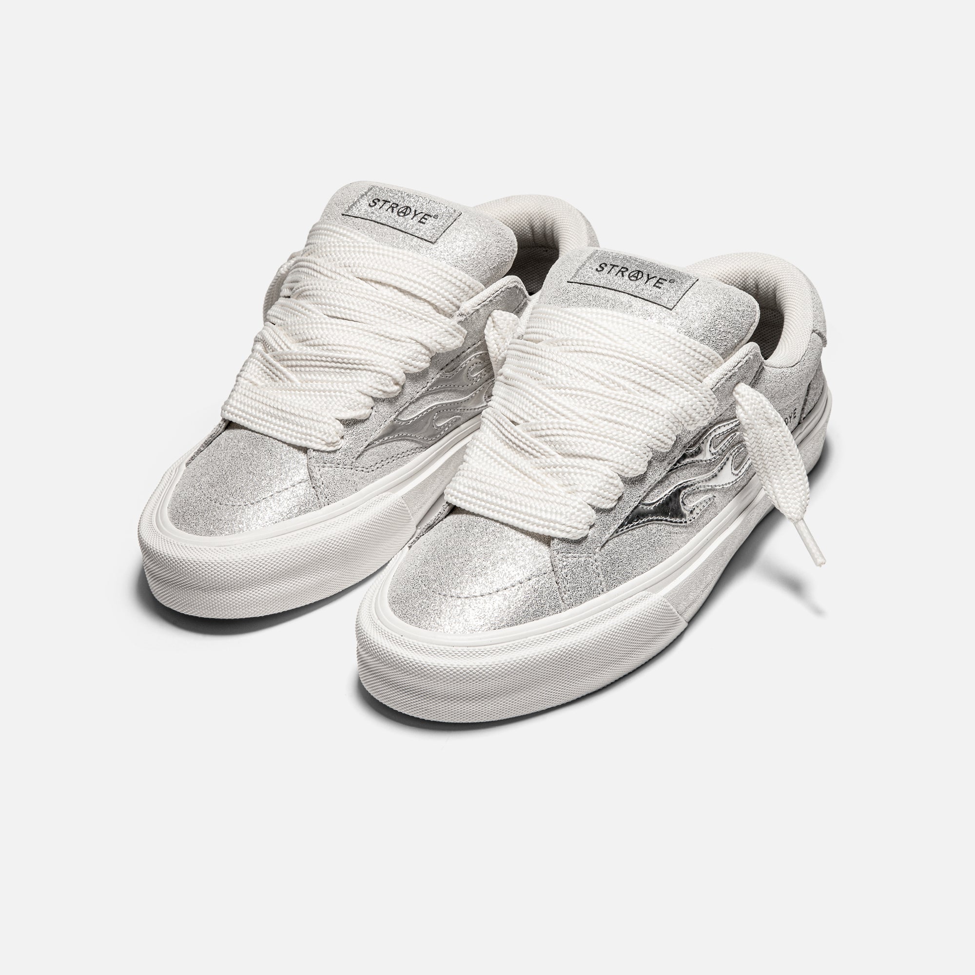 LOGAN PUFF - METALLIC CHROME LOGAN PUFF - METALLIC CHROME