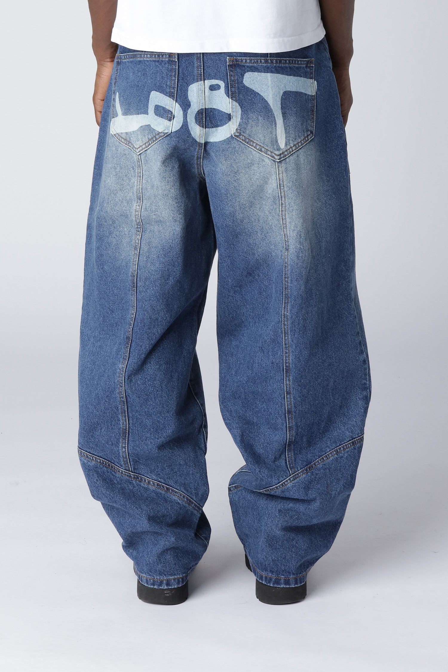 OUTERSEAM LOGO JEANS - Stonewashed Indigo Blue OUTERSEAM LOGO JEANS - Stonewashed Indigo Blue