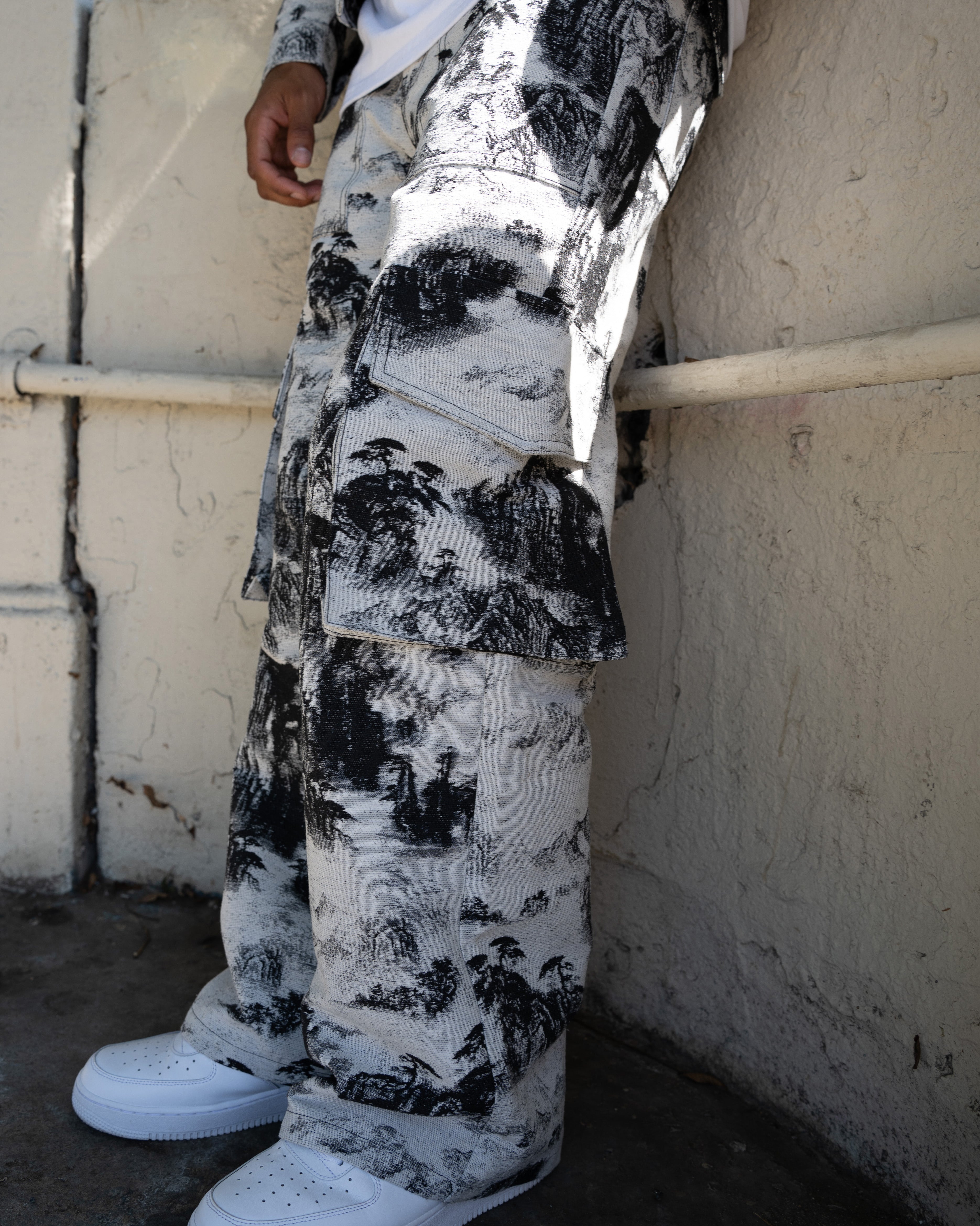 EPTM Tapestry Cargo Pants - Black EPTM Tapestry Cargo Pants - Black