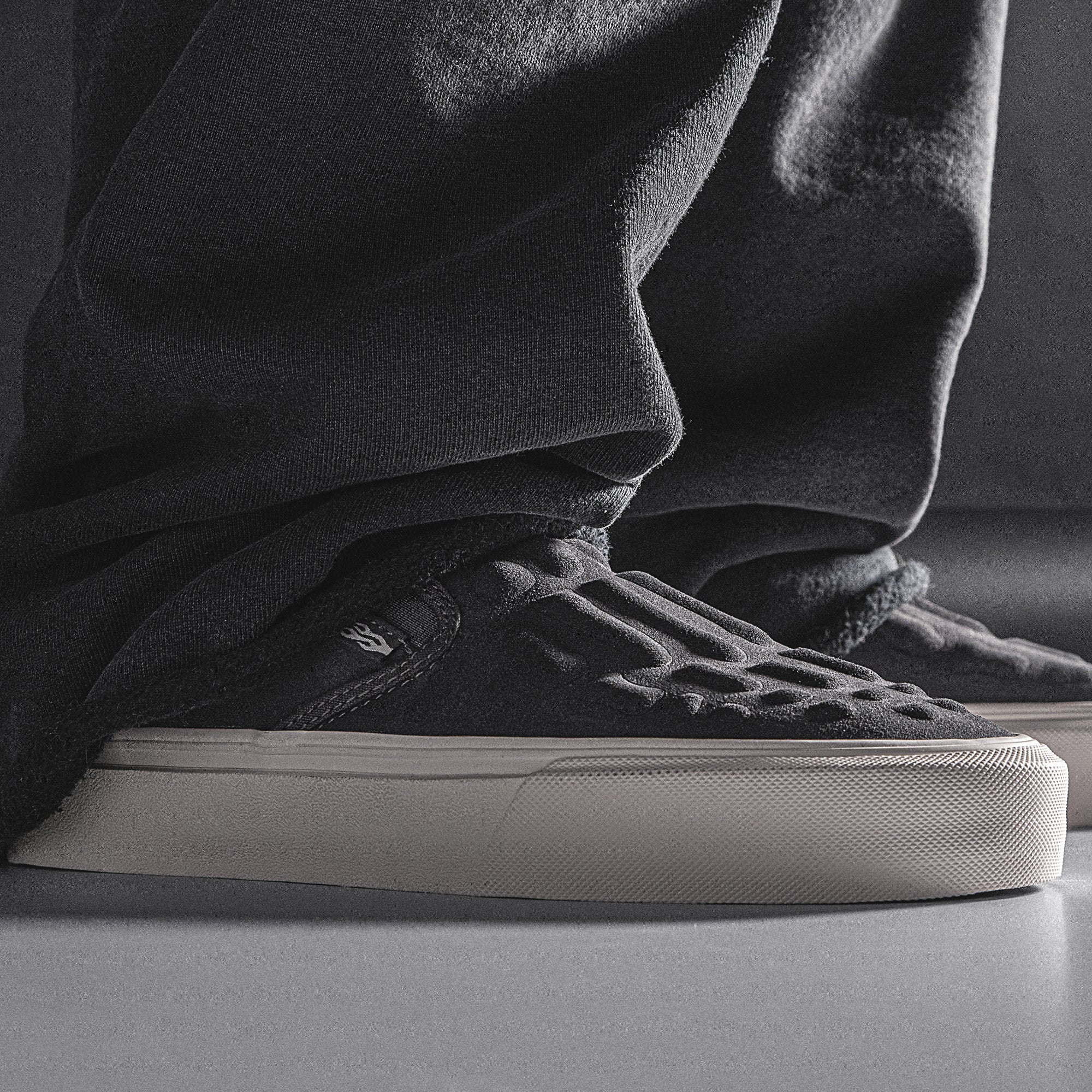 VENTURA - CARBON BONES VENTURA - CARBON BONES