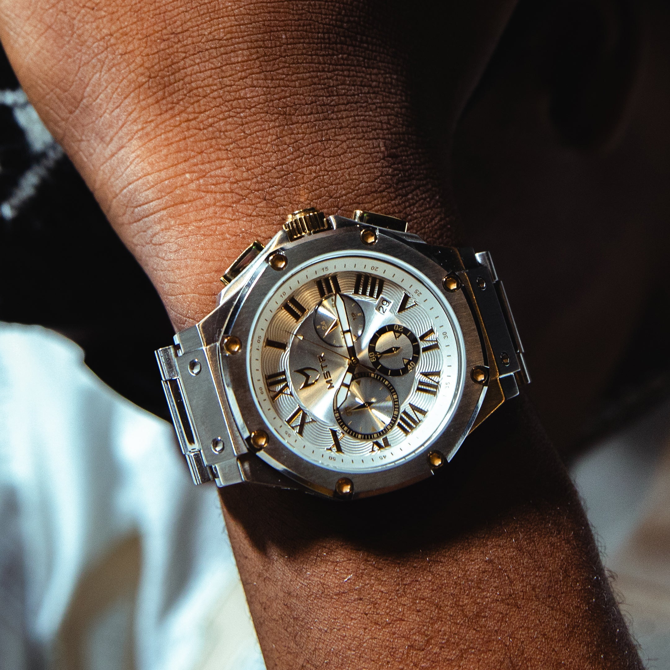 AM1045SS - AMBASSADOR SILVER & GOLD WATCH AM1045SS - AMBASSADOR SILVER & GOLD WATCH