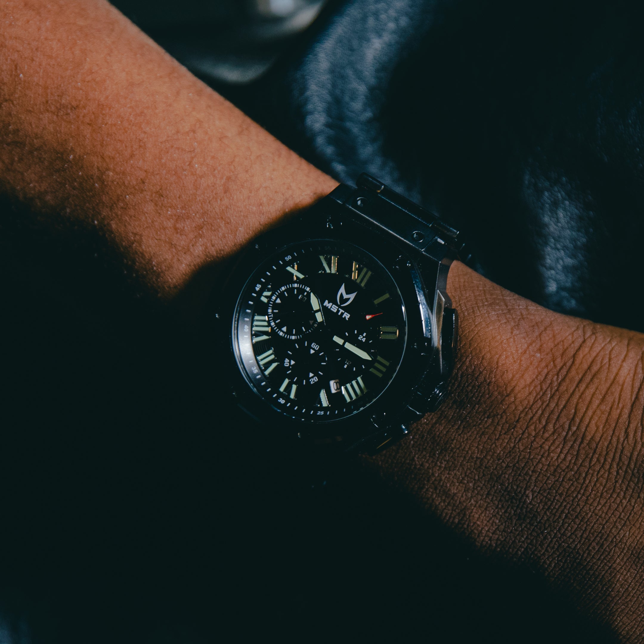 AM1056SS - AMBASSADOR BLACK STEEL BAND AM1056SS - AMBASSADOR BLACK STEEL BAND