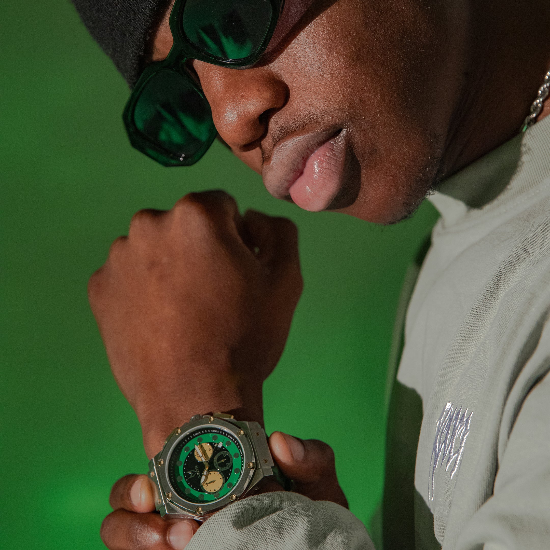 AM1055SS - AMBASSADOR SILVER / DOOM GREEN WATCH AM1055SS - AMBASSADOR SILVER / DOOM GREEN WATCH