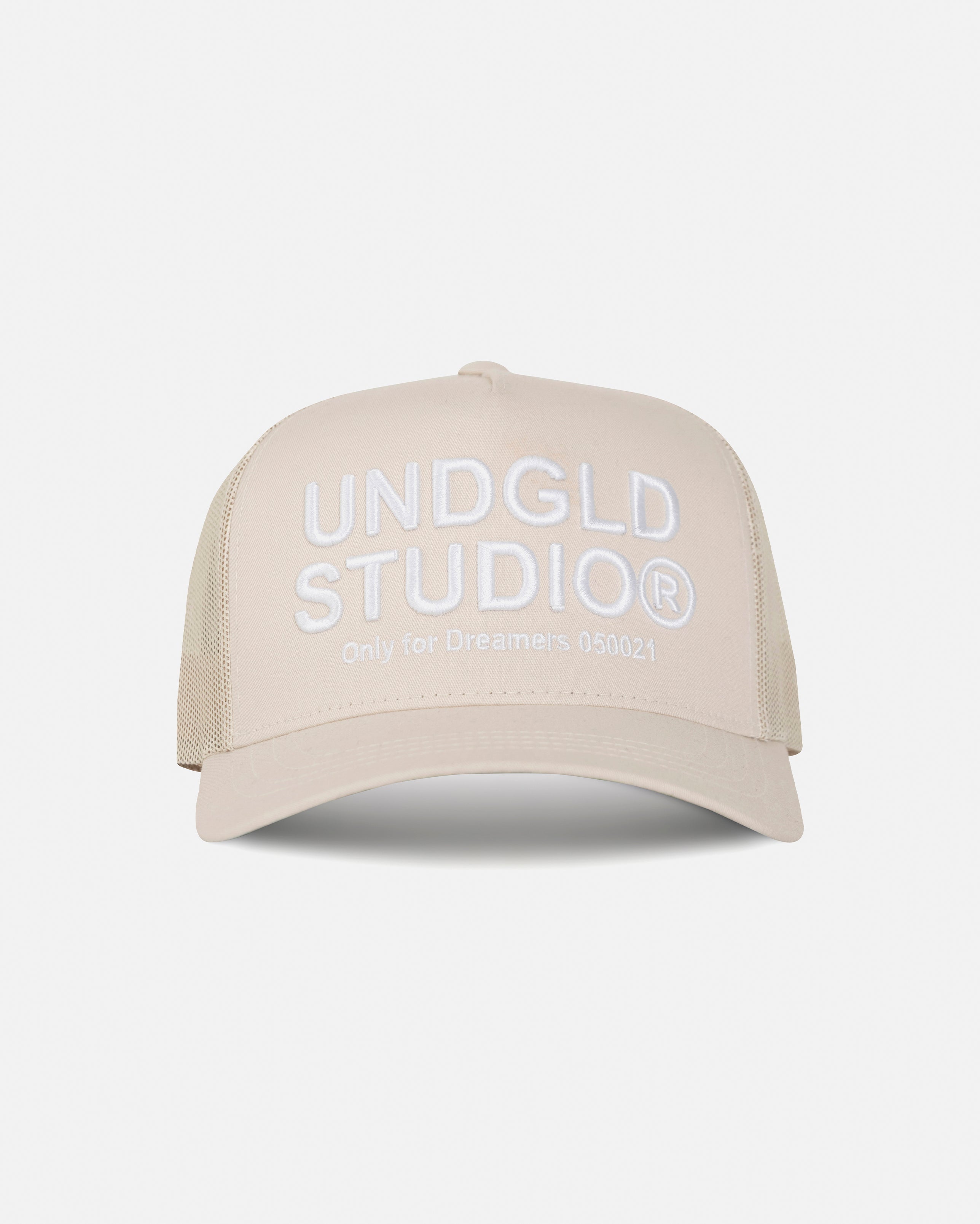 Basics UNDGLD STUDIO Trucker Cap Bone Basics UNDGLD STUDIO Trucker Cap Bone