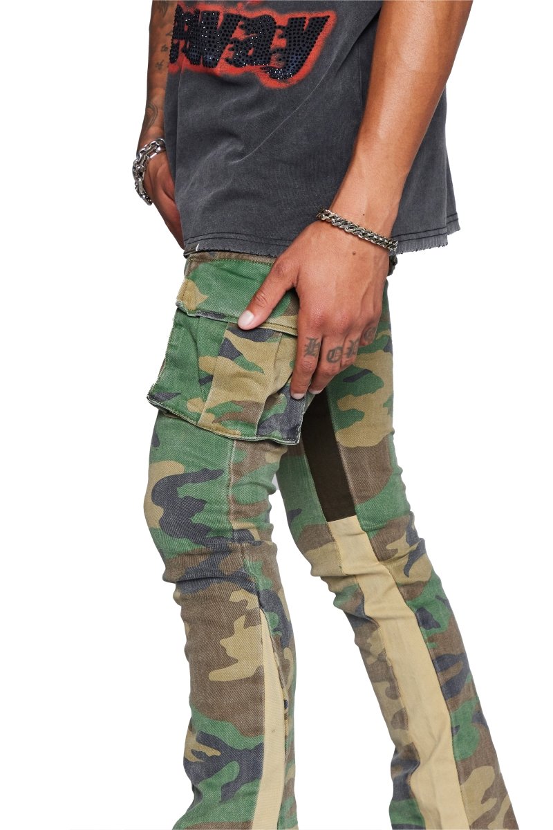 "COMMANDER" STACKED FLARE JEAN FOLIAGE GREEN "COMMANDER" STACKED FLARE JEAN FOLIAGE GREEN