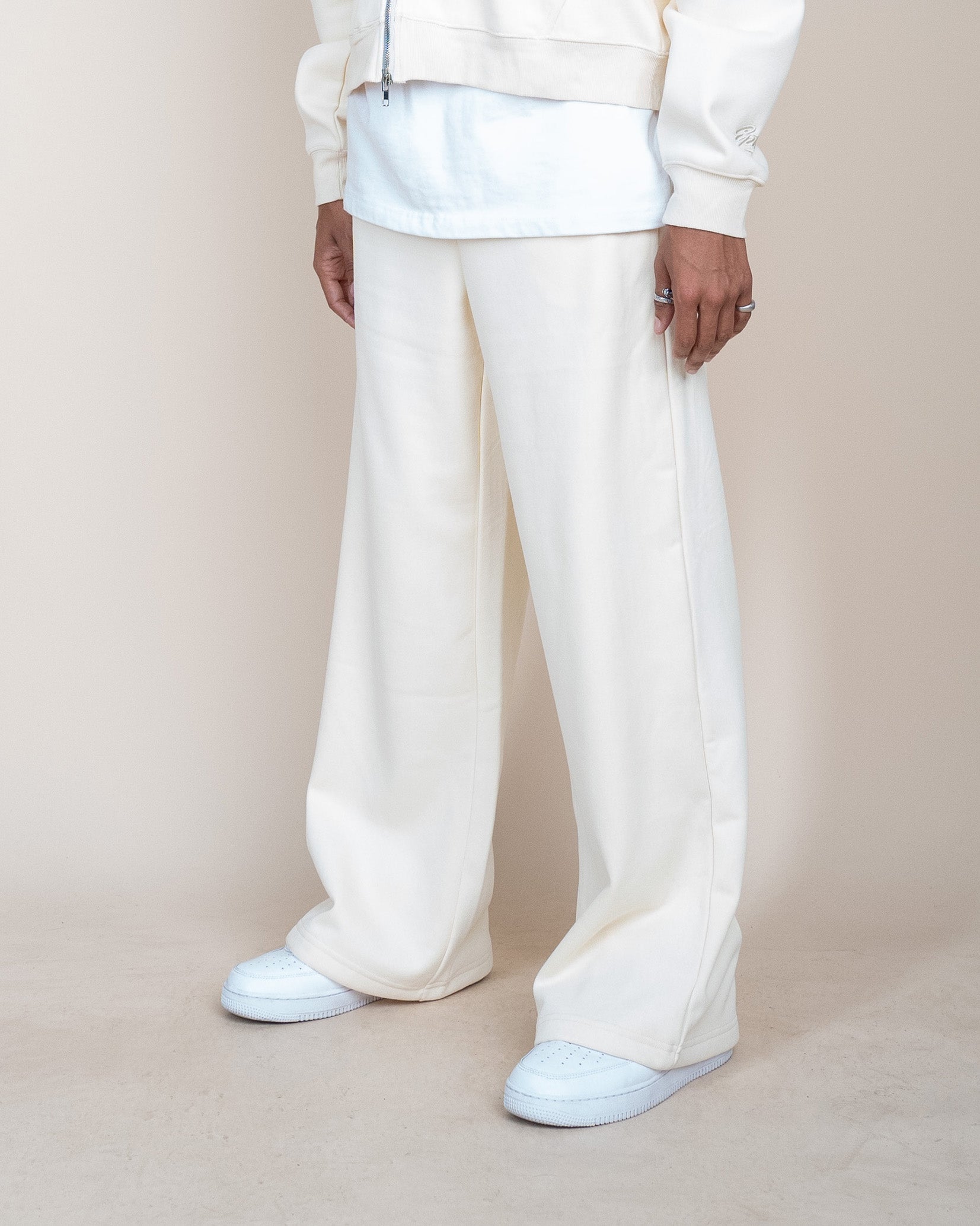 EPTM Perfect Baggy Fleece Pants - Cream EPTM Perfect Baggy Fleece Pants - Cream