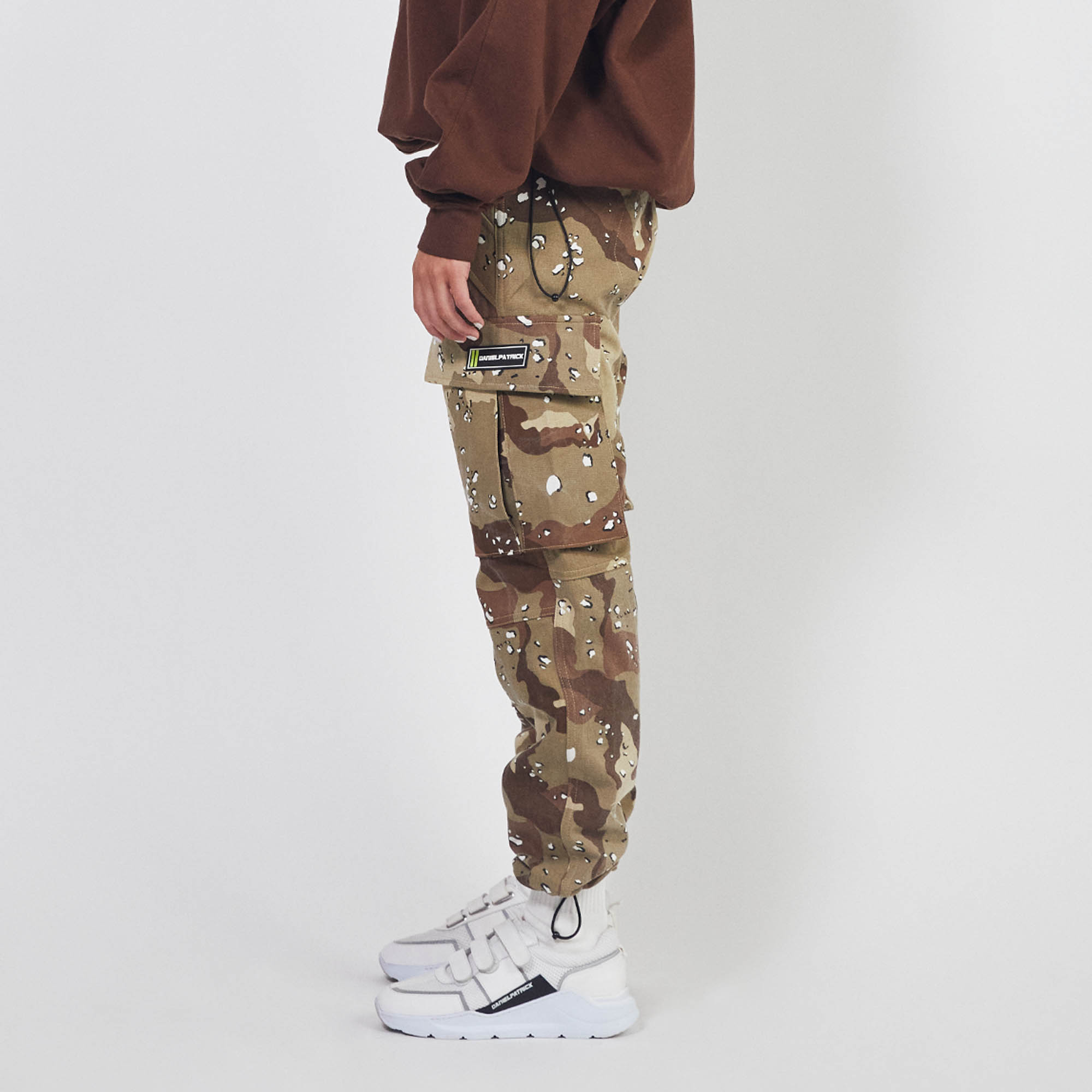 7 pocket cargo / distressed desert camo 7 pocket cargo / distressed desert camo