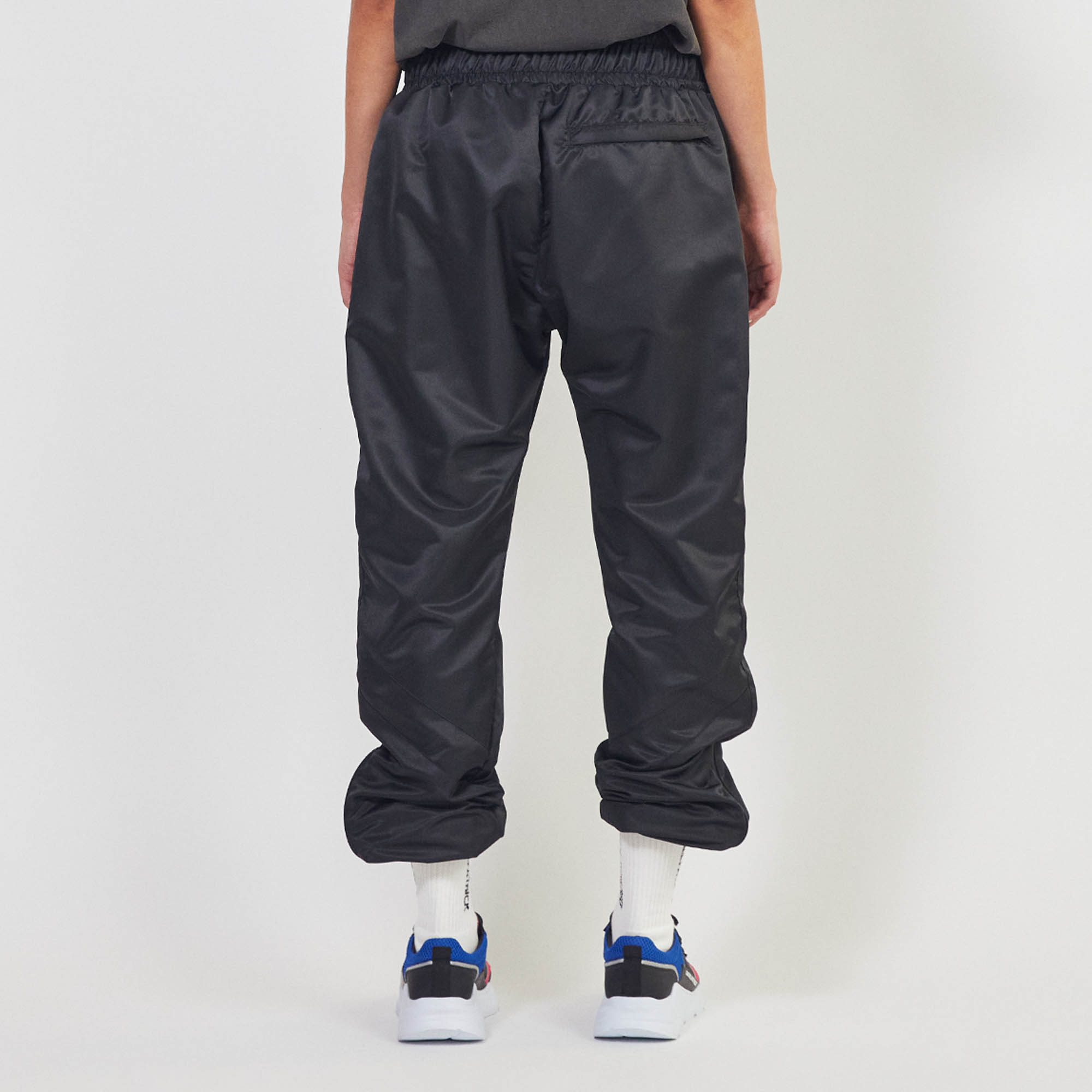 parachute track pant 2.5 / black + black parachute track pant 2.5 / black + black