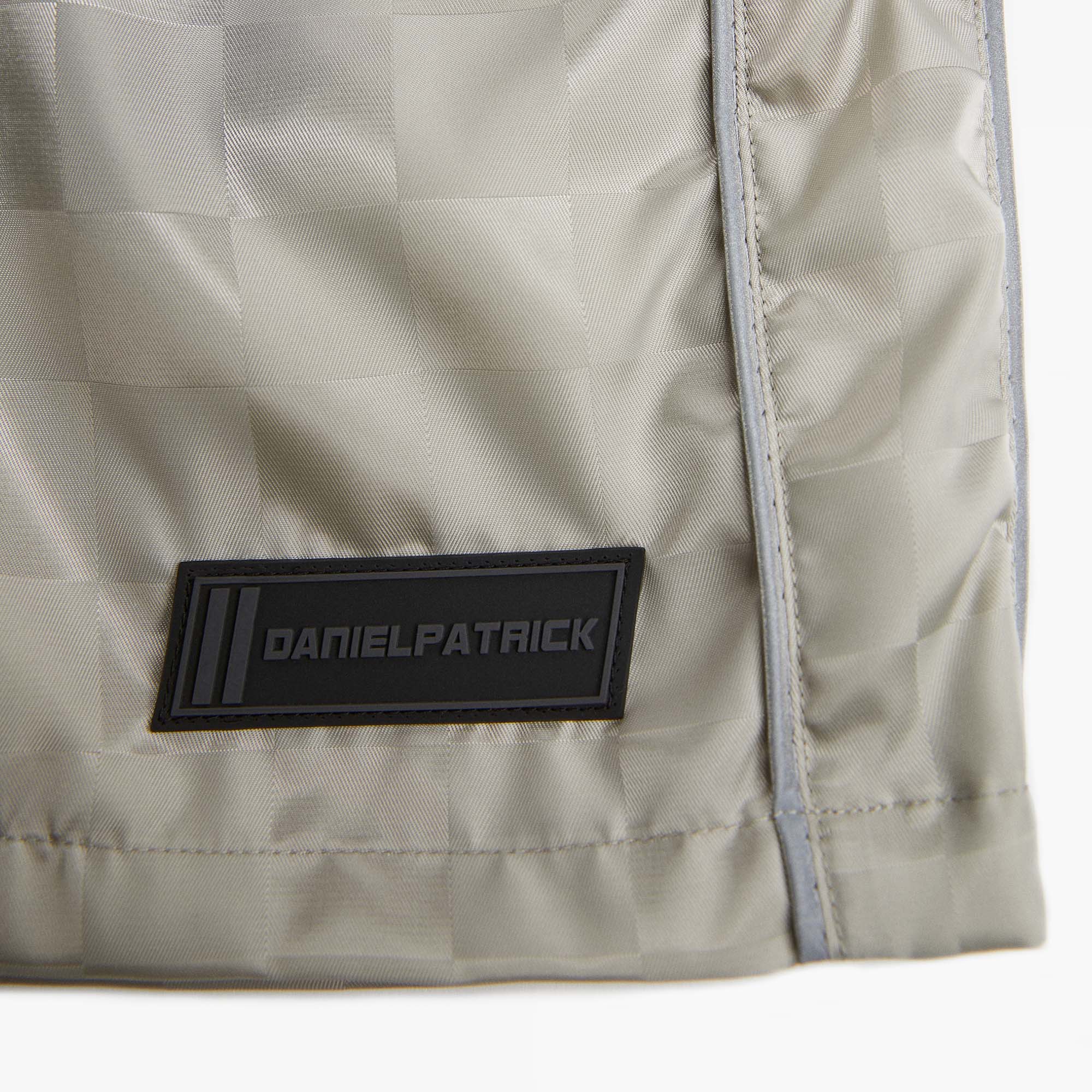 venice trunk / champagne checkers + 3M venice trunk / champagne checkers + 3M