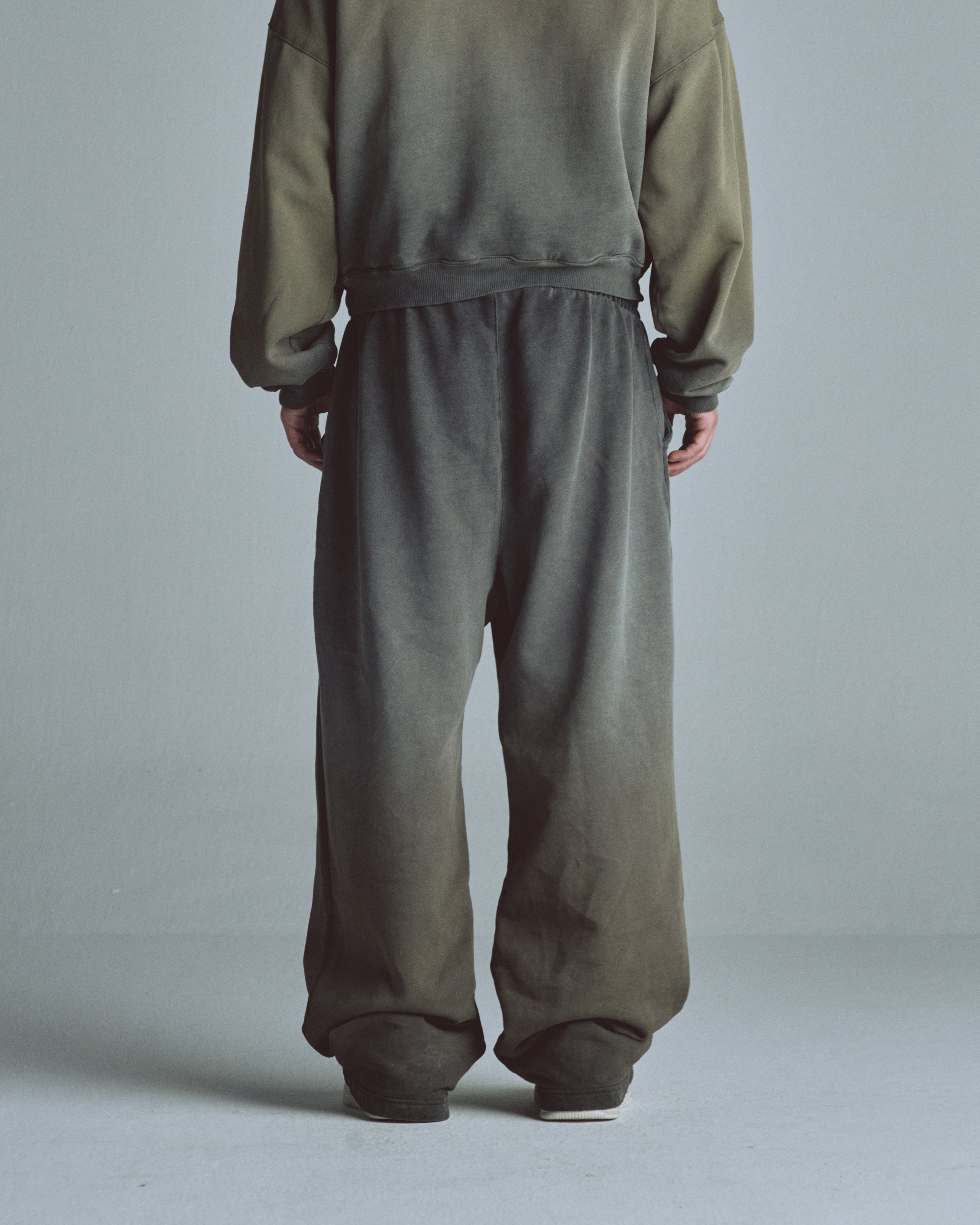 Echoes UNDRGLD Straightpants Faded Olive Echoes UNDRGLD Straightpants Faded Olive