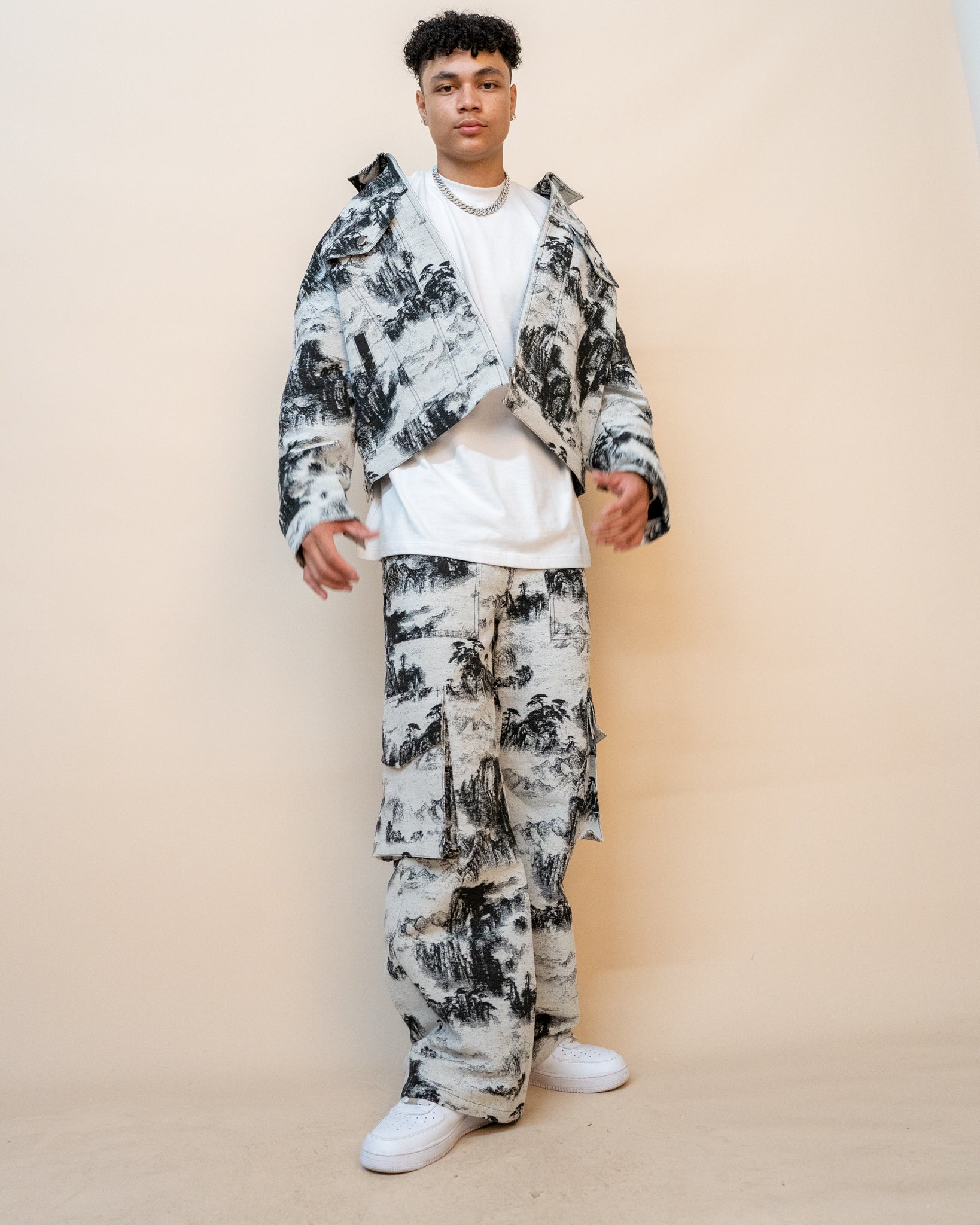 EPTM Tapestry Cargo Pants - Black EPTM Tapestry Cargo Pants - Black