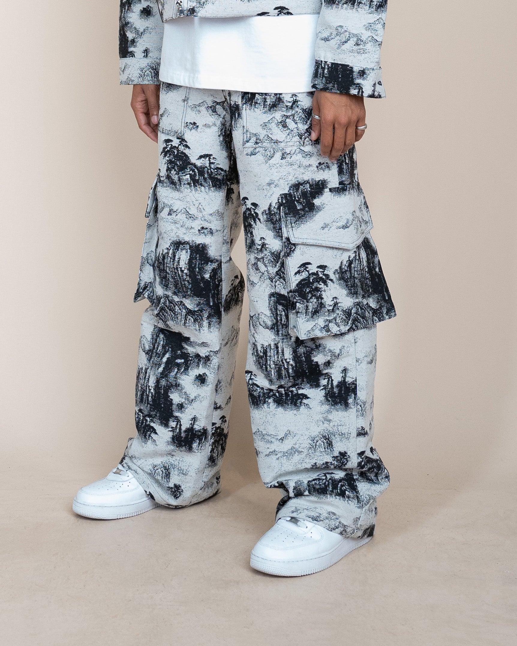 EPTM Tapestry Cargo Pants - Black EPTM Tapestry Cargo Pants - Black