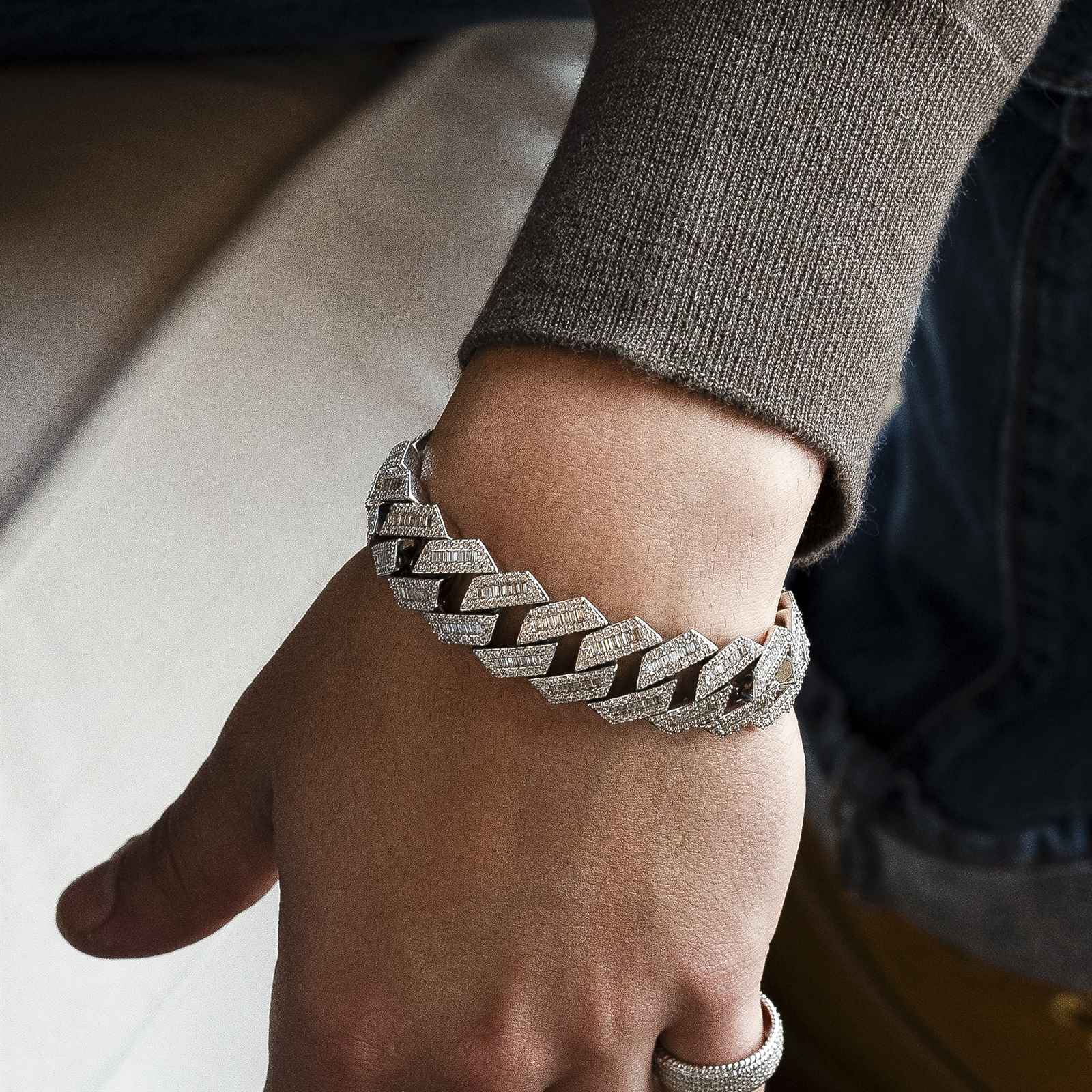 Diamond Baguette Straight Edge Cuban Bracelet White Gold 18mm Diamond Baguette Straight Edge Cuban Bracelet White Gold 18mm