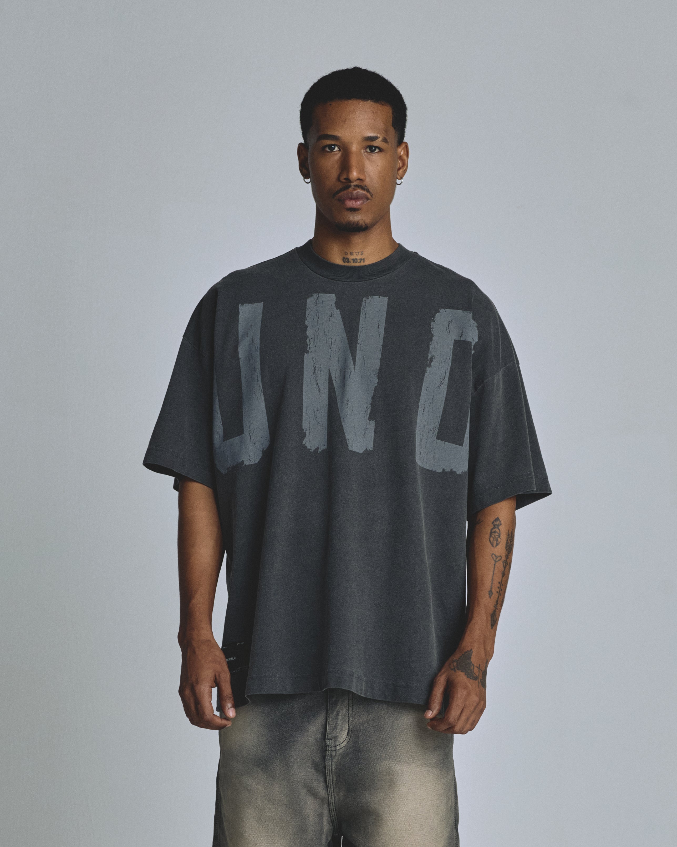 The One UNDGLD Worn Out Tshirt Vintage Gray The One UNDGLD Worn Out Tshirt Vintage Gray