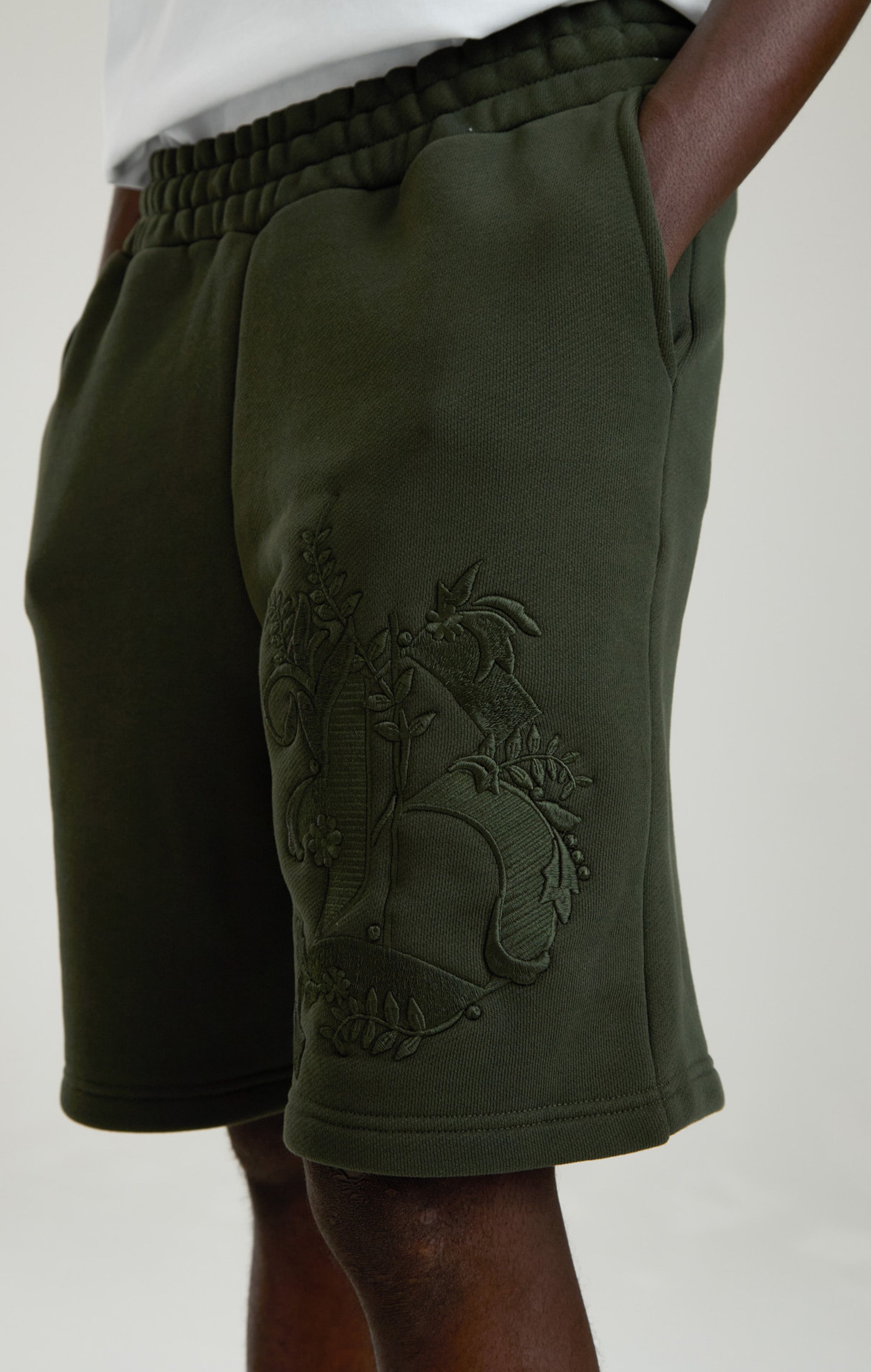 BAROQUE CALLIGRAPHY SHORT