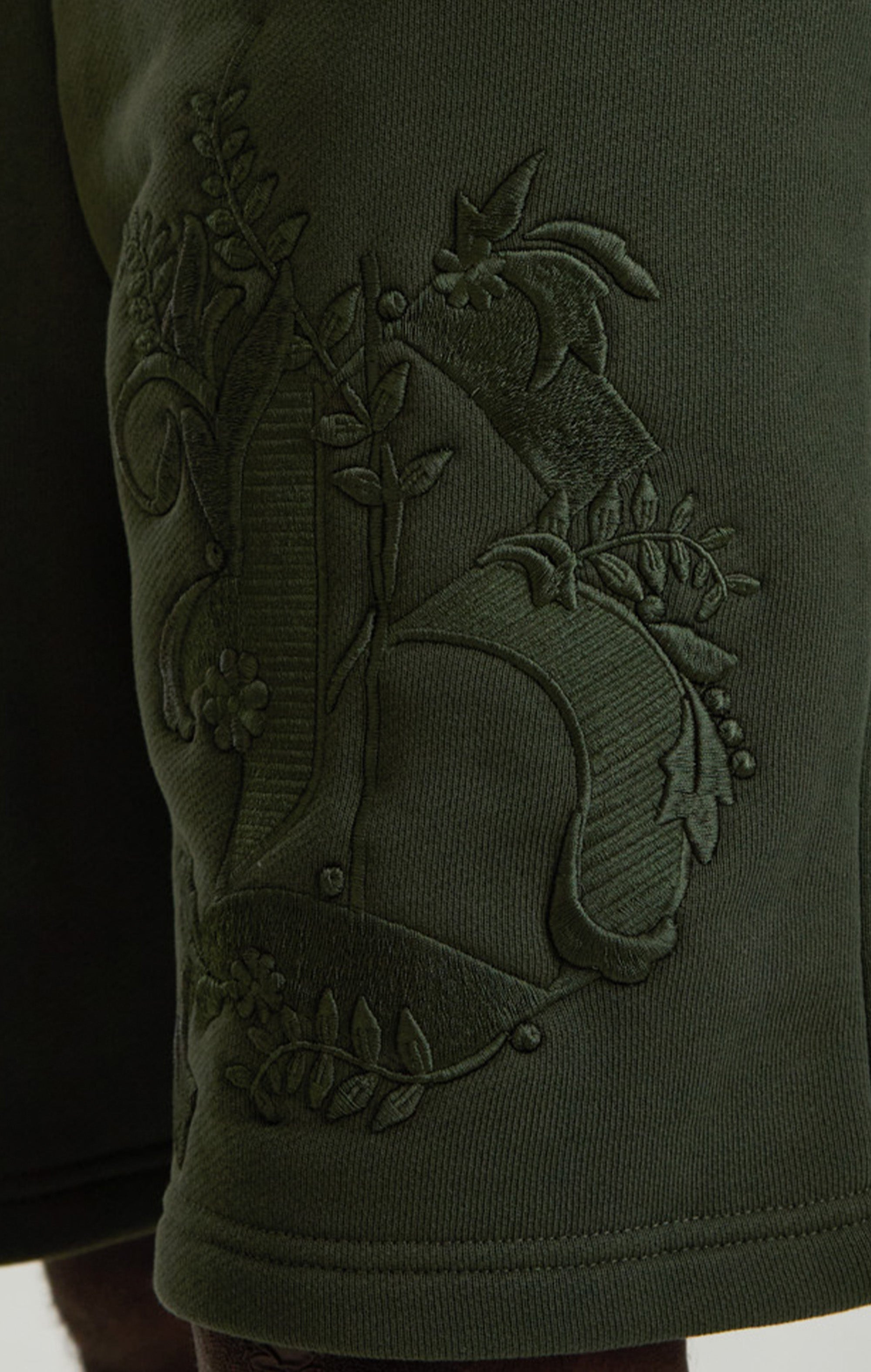 BAROQUE CALLIGRAPHY SHORT