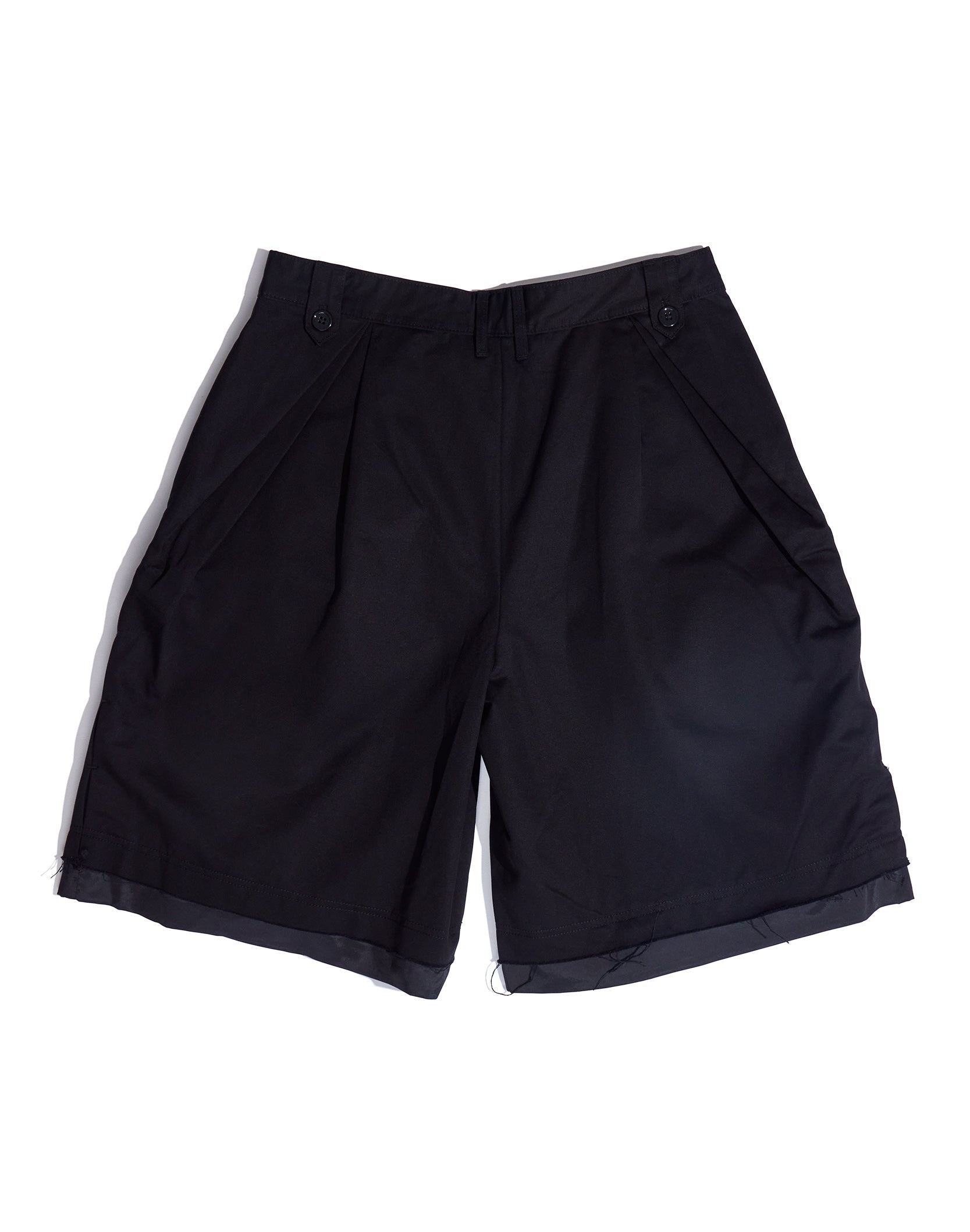 Gemstone Bermuda Shorts in BLK