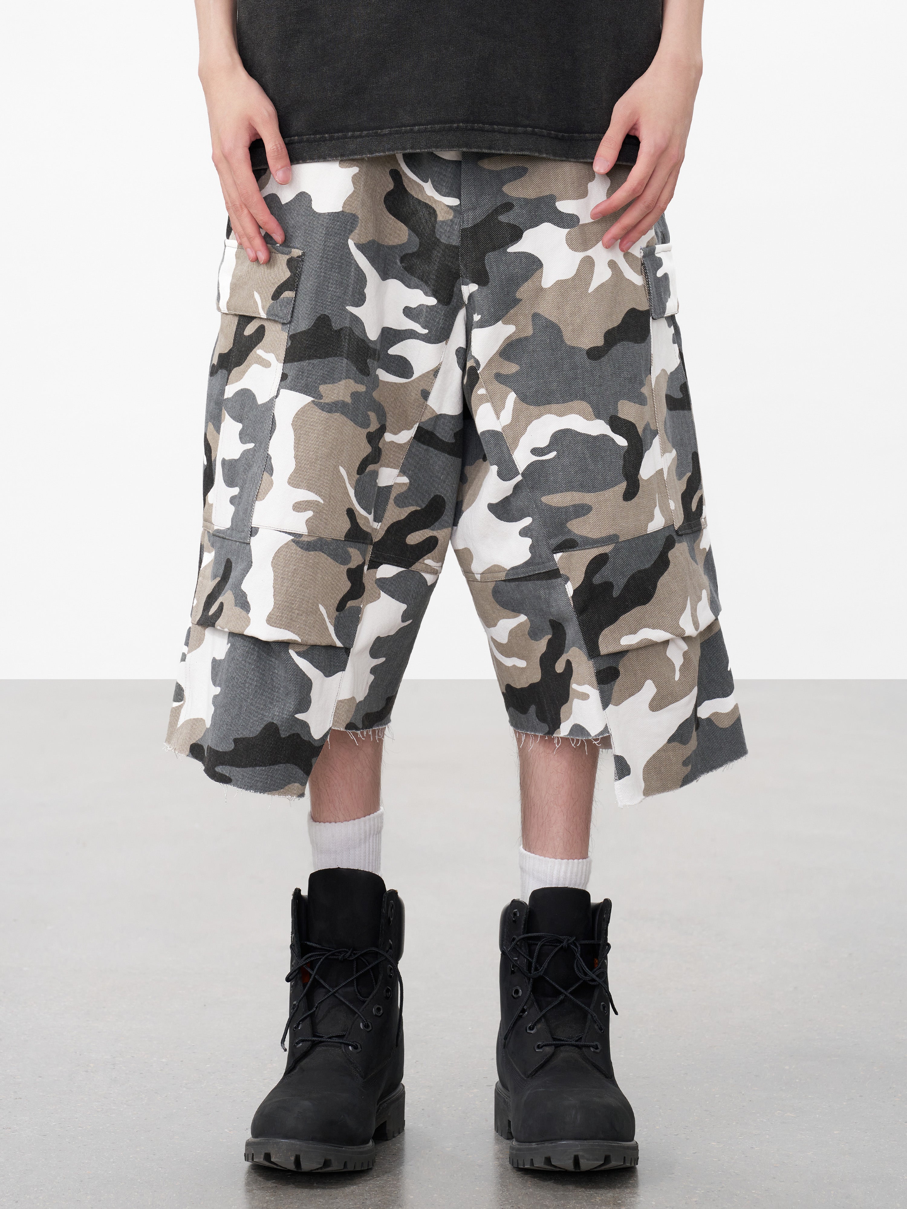 DONCARE(AFGK) "Snow camo baggy jorts"