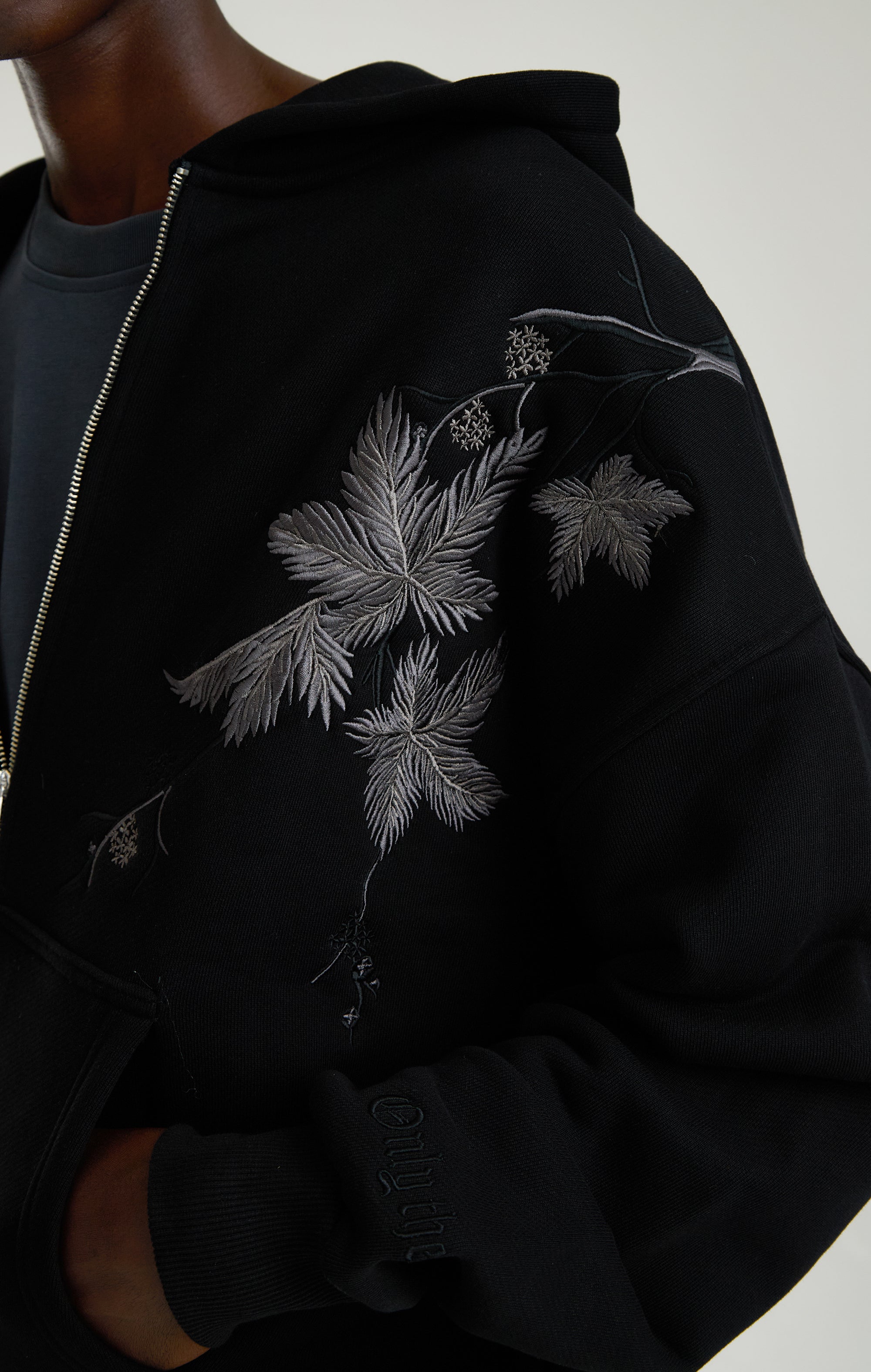 MIDNIGHT HAWTHORN ZIPPED HOODIE