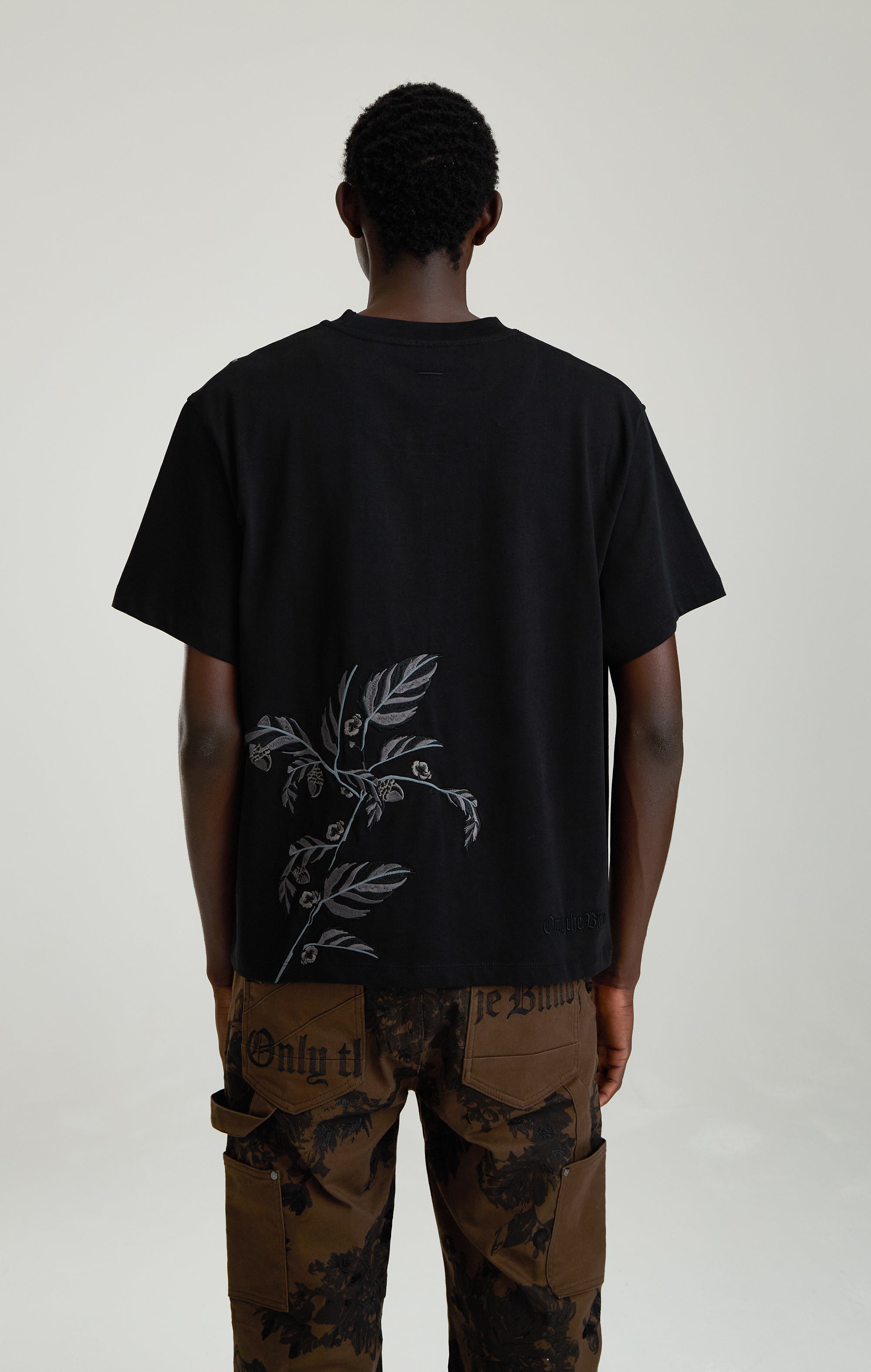BLACK ACORN T-SHIRT