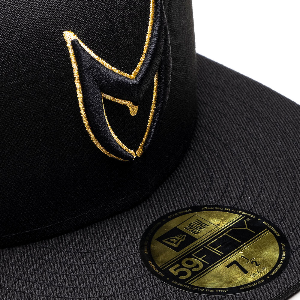 CAP107 - MSTR FITTED HAT / BLACK & GOLD