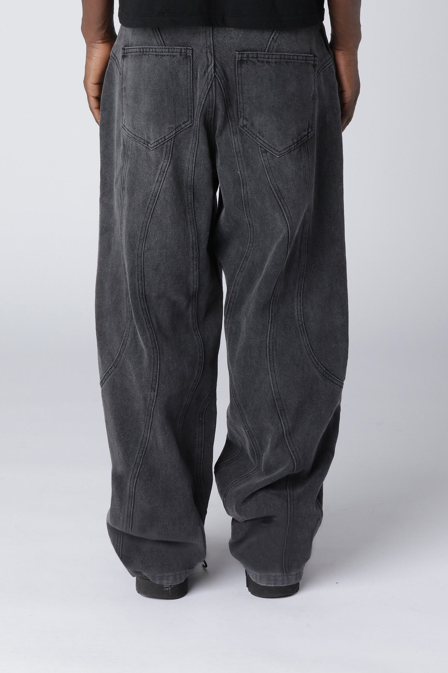 CURVY OUTERSEAM JEANS - Stonewashed Black