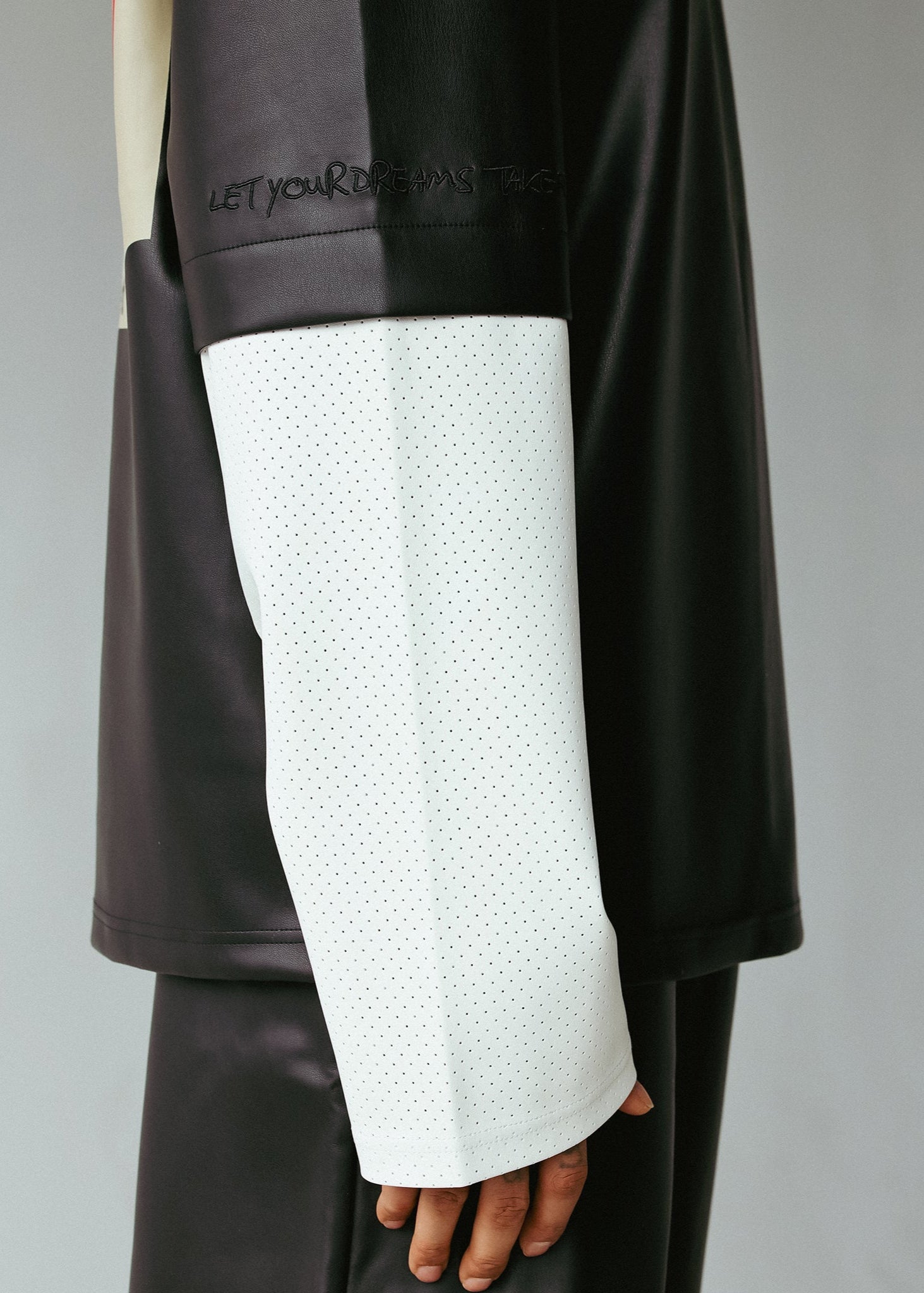 DOUBLE SLEEVE SHIRT | BLACK+WHITE