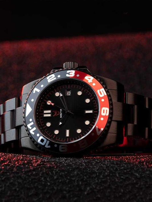 VO102SS - VOYAGER BLACK / RED / SS BAND