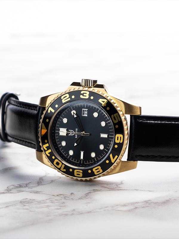 VO101LS - VOYAGER GOLD / BLACK / LEATHER BAND