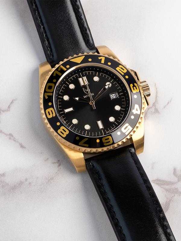 VO101LS - VOYAGER GOLD / BLACK / LEATHER BAND