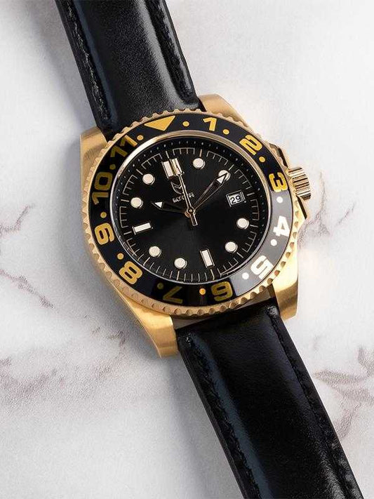 VO101LS - VOYAGER GOLD / BLACK / LEATHER BAND