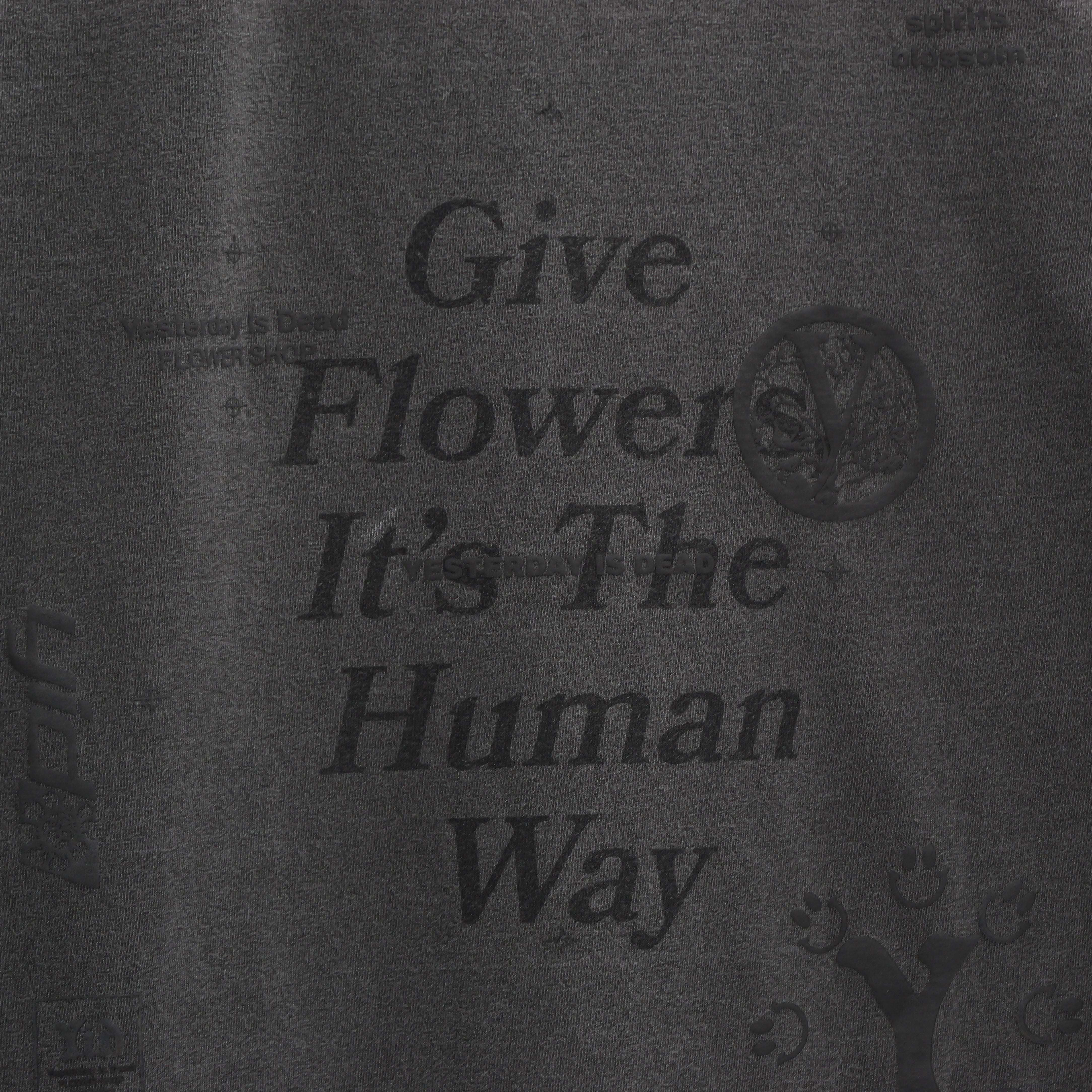 COLLAGE TEE CEMENT