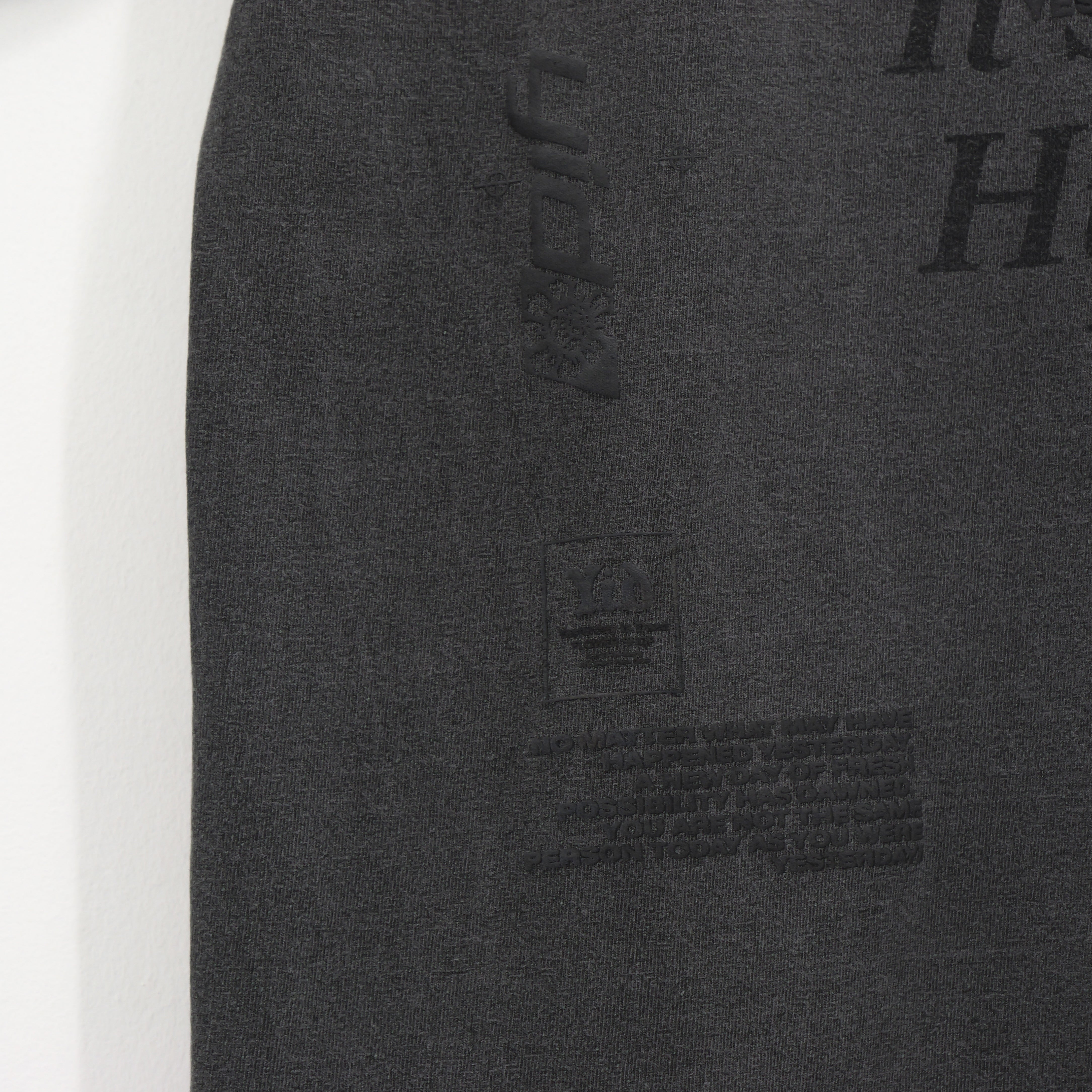 COLLAGE TEE CEMENT