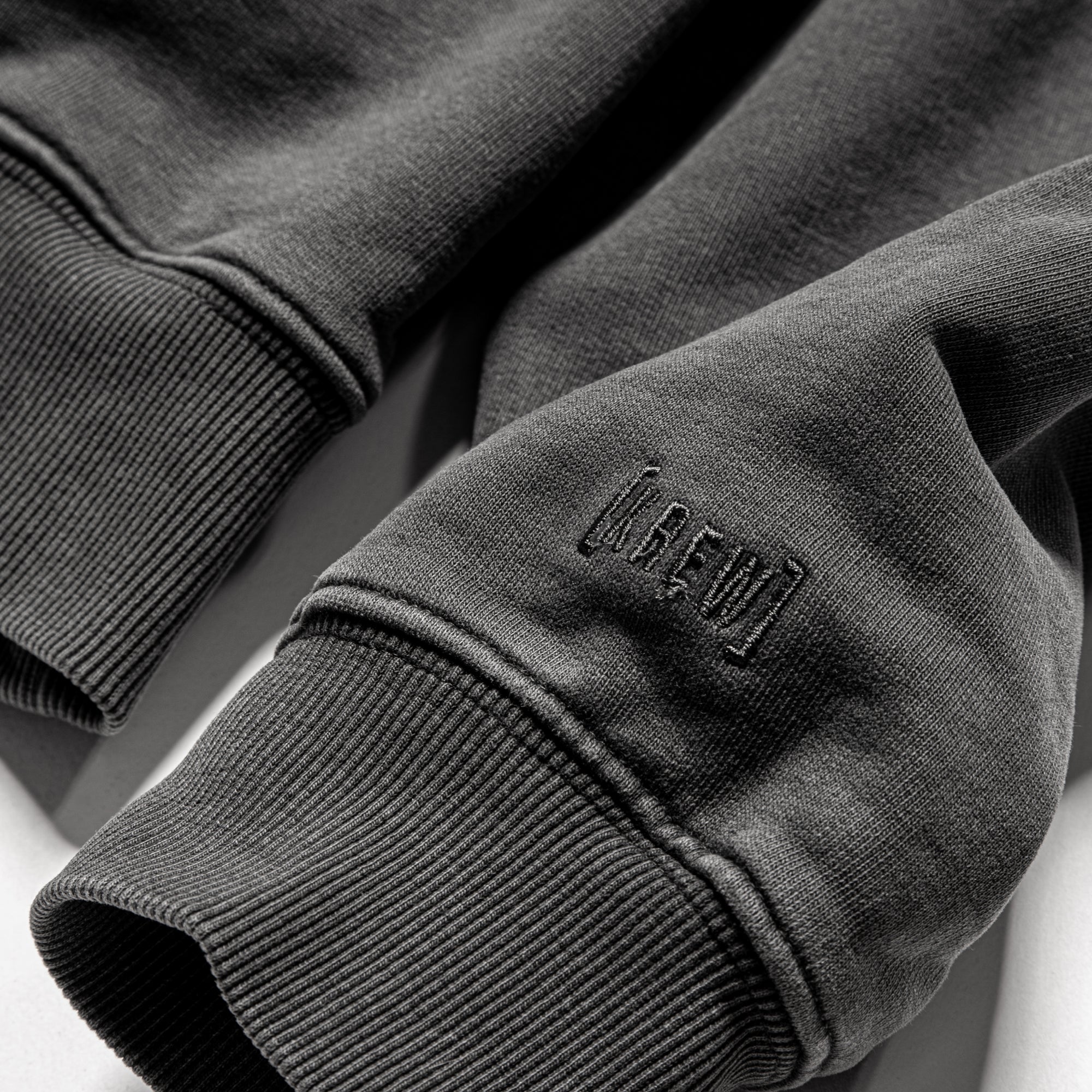 3D METAL CREWNECK - VINTAGE BLACK