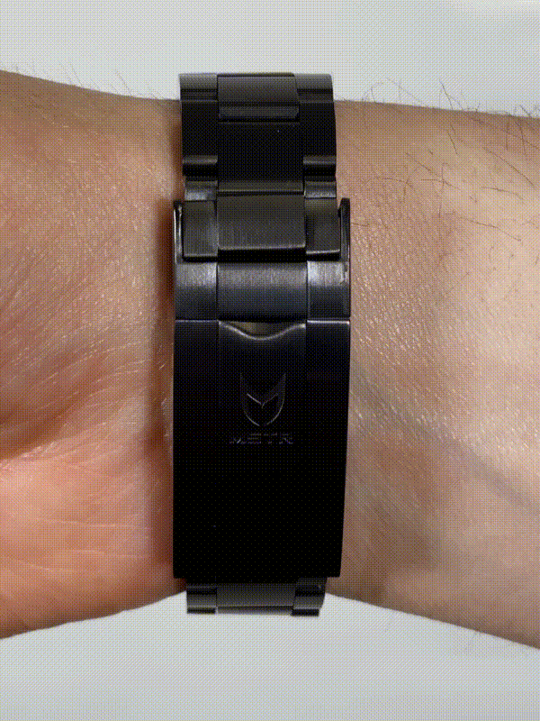VO102SS - VOYAGER BLACK / RED / SS BAND
