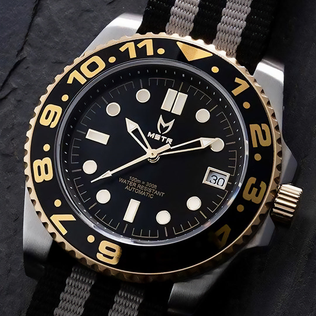 VO105NS - AUTO VOYAGER SILVER / BLACK & GOLD / NATO BAND