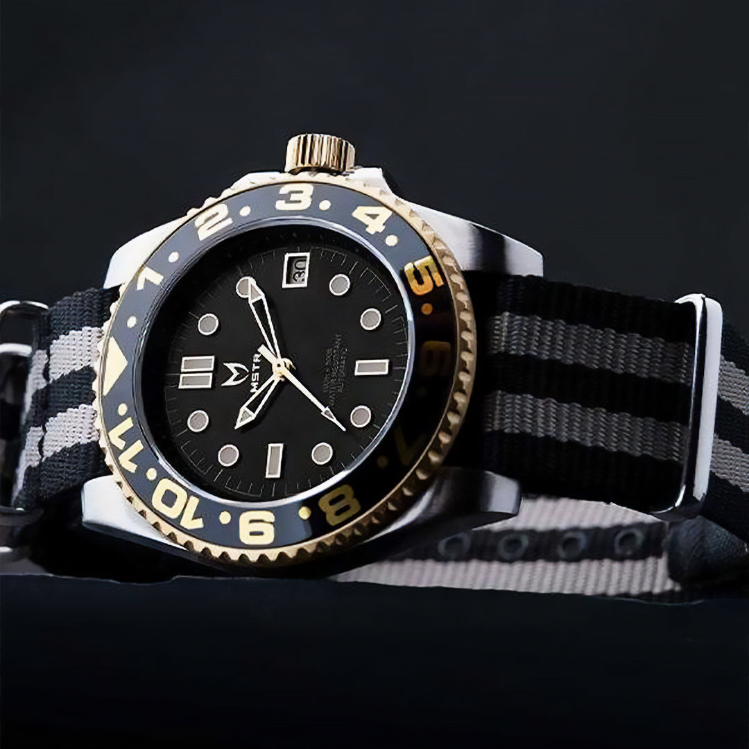 VO105NS - AUTO VOYAGER SILVER / BLACK & GOLD / NATO BAND